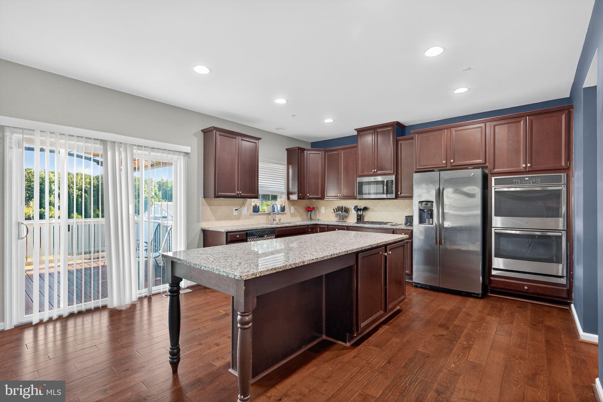 5647 BARNSTORMERS LANE