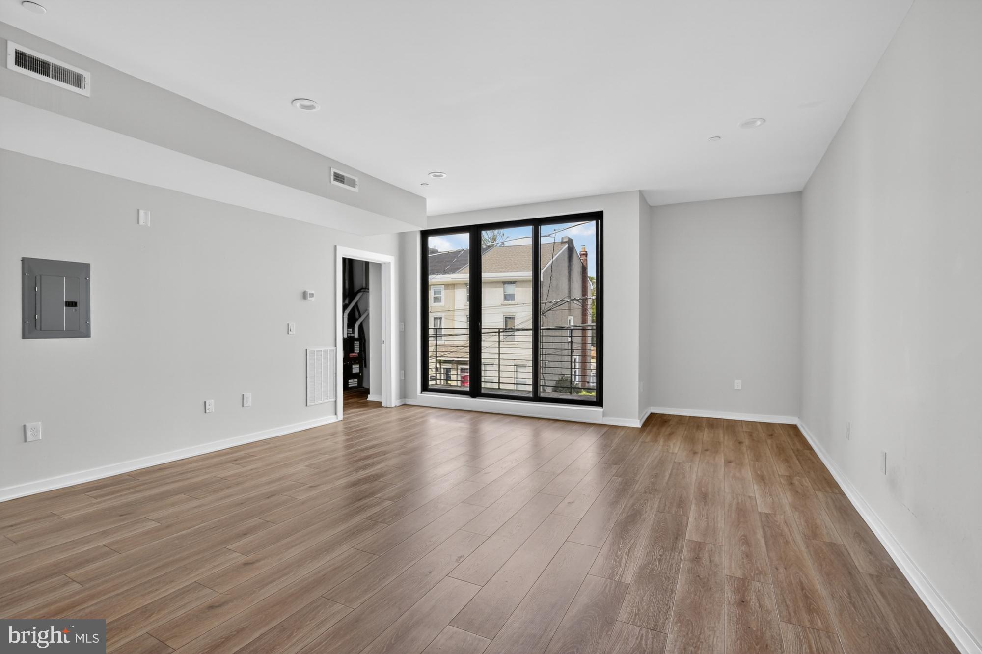 MANAYUNK - Residential Lease