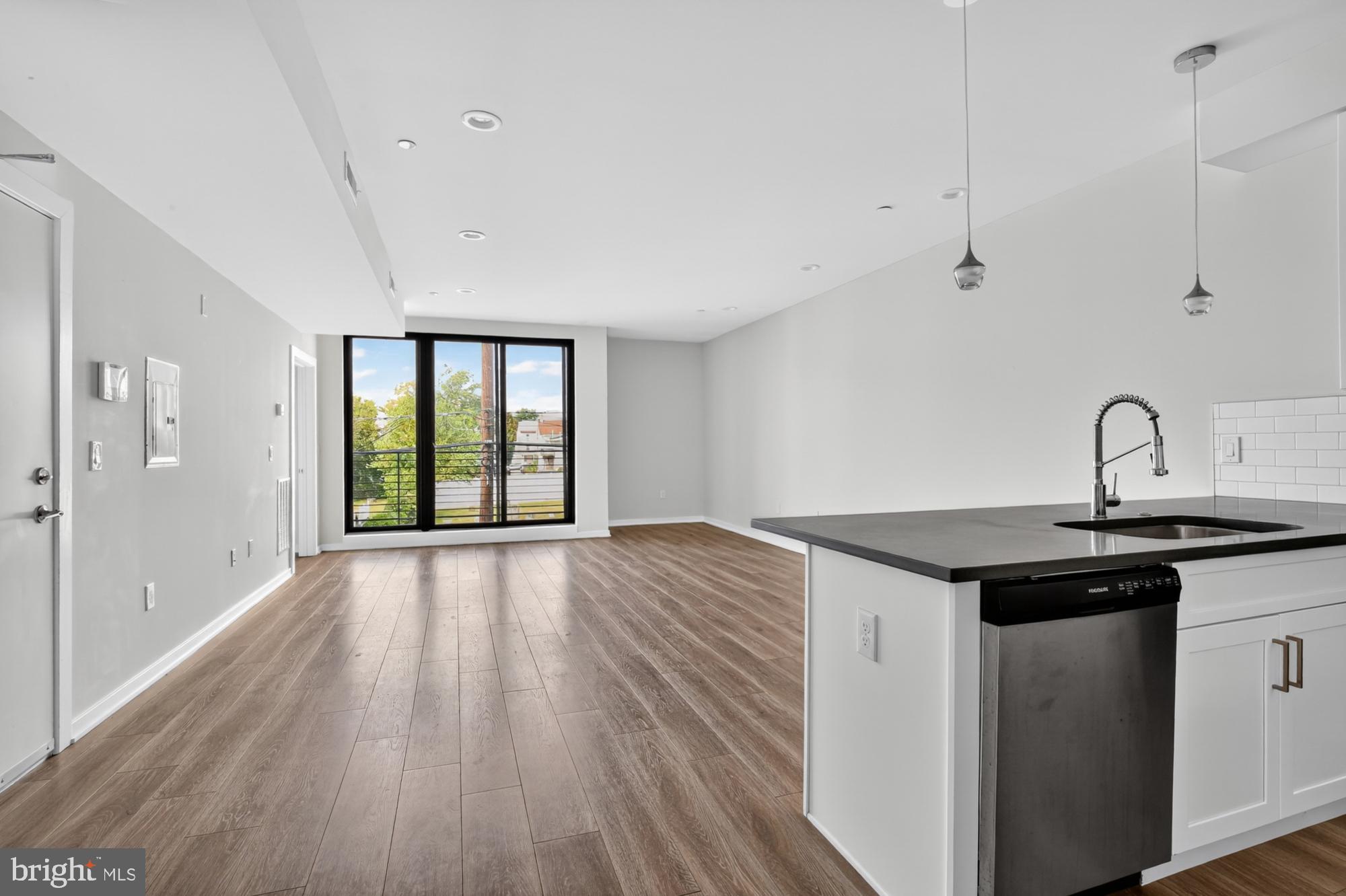 MANAYUNK - Residential Lease