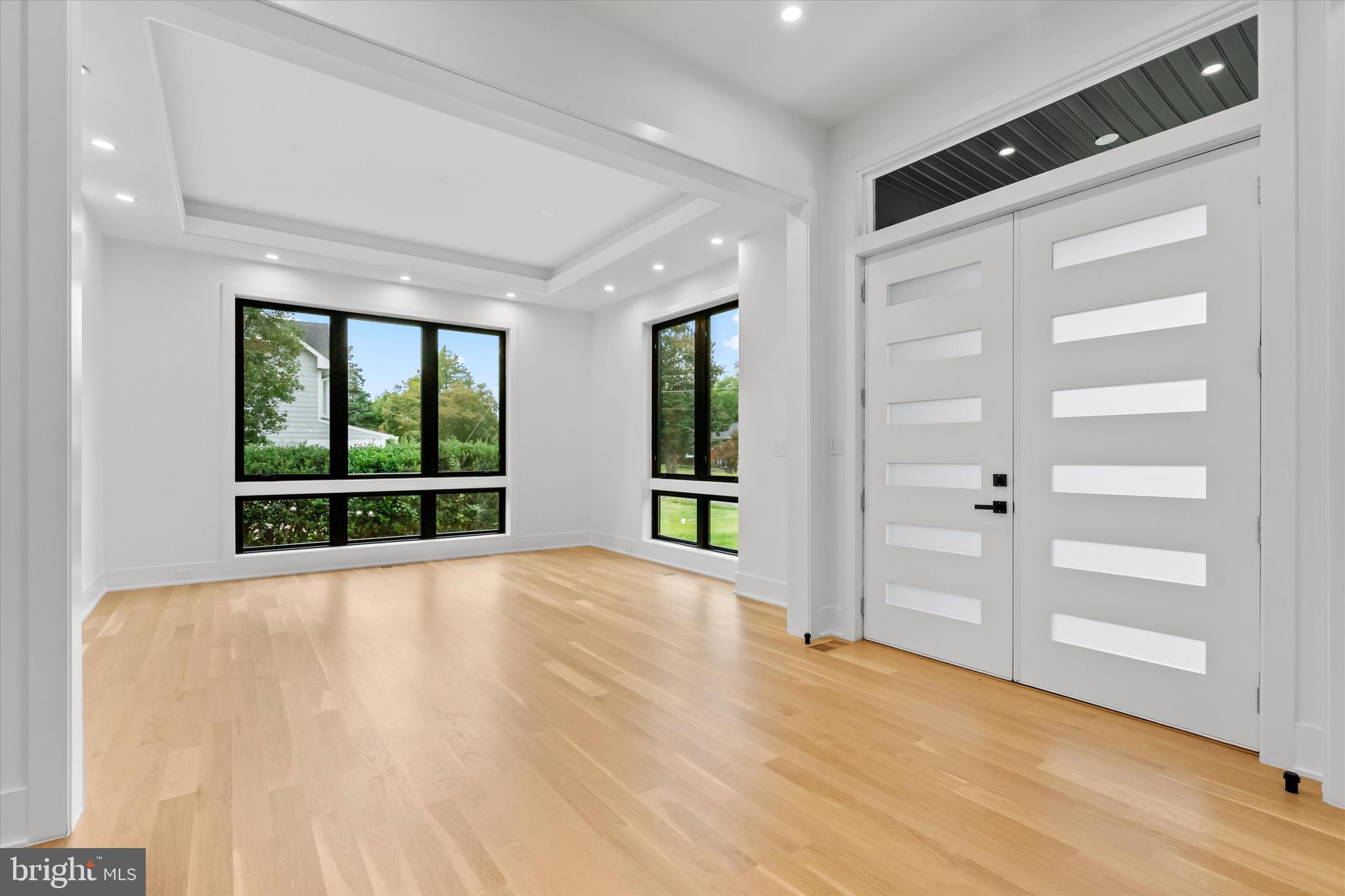 ELCINO MANOR - Residential