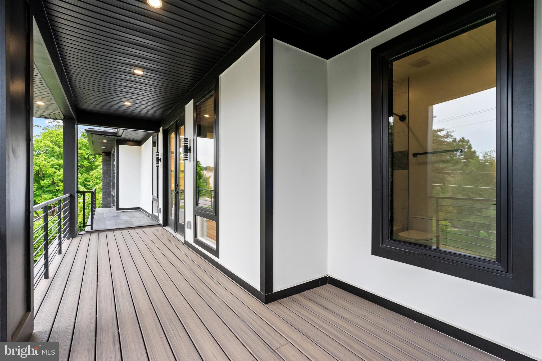 ELCINO MANOR - Residential