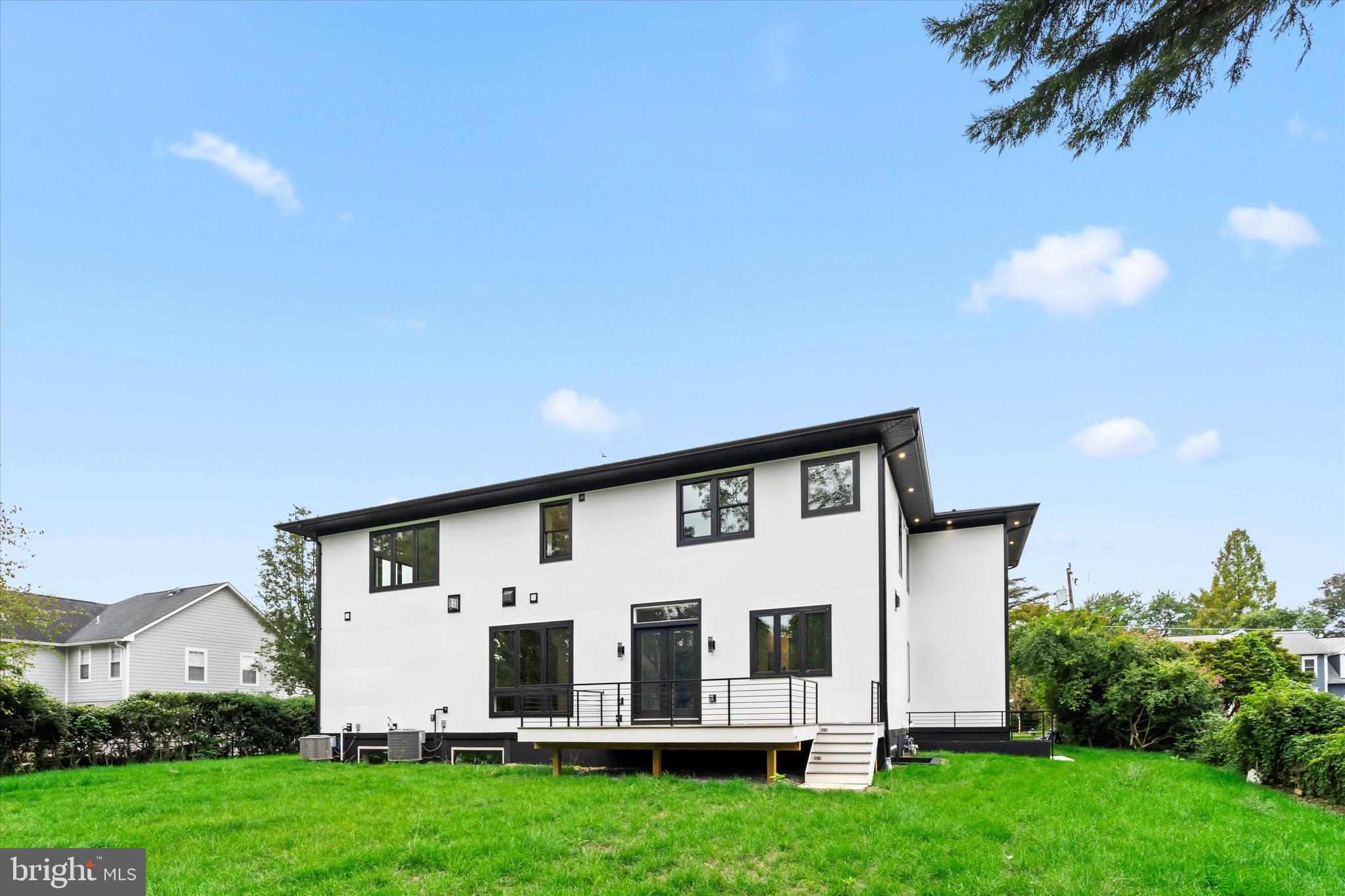 ELCINO MANOR - Residential