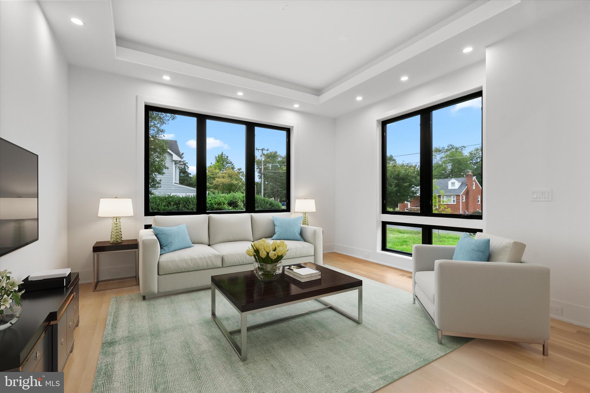 ELCINO MANOR - Residential