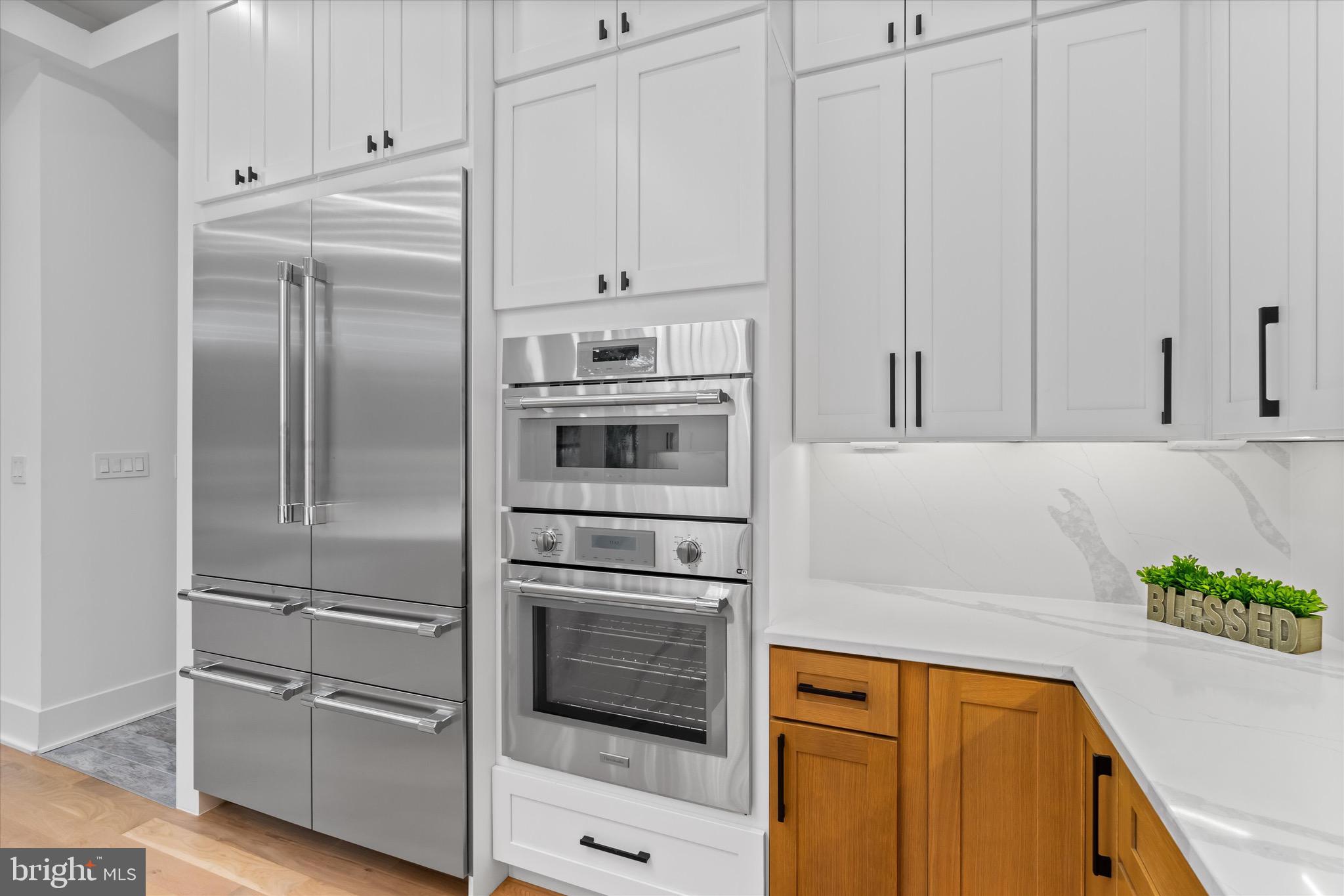 ELCINO MANOR - Residential