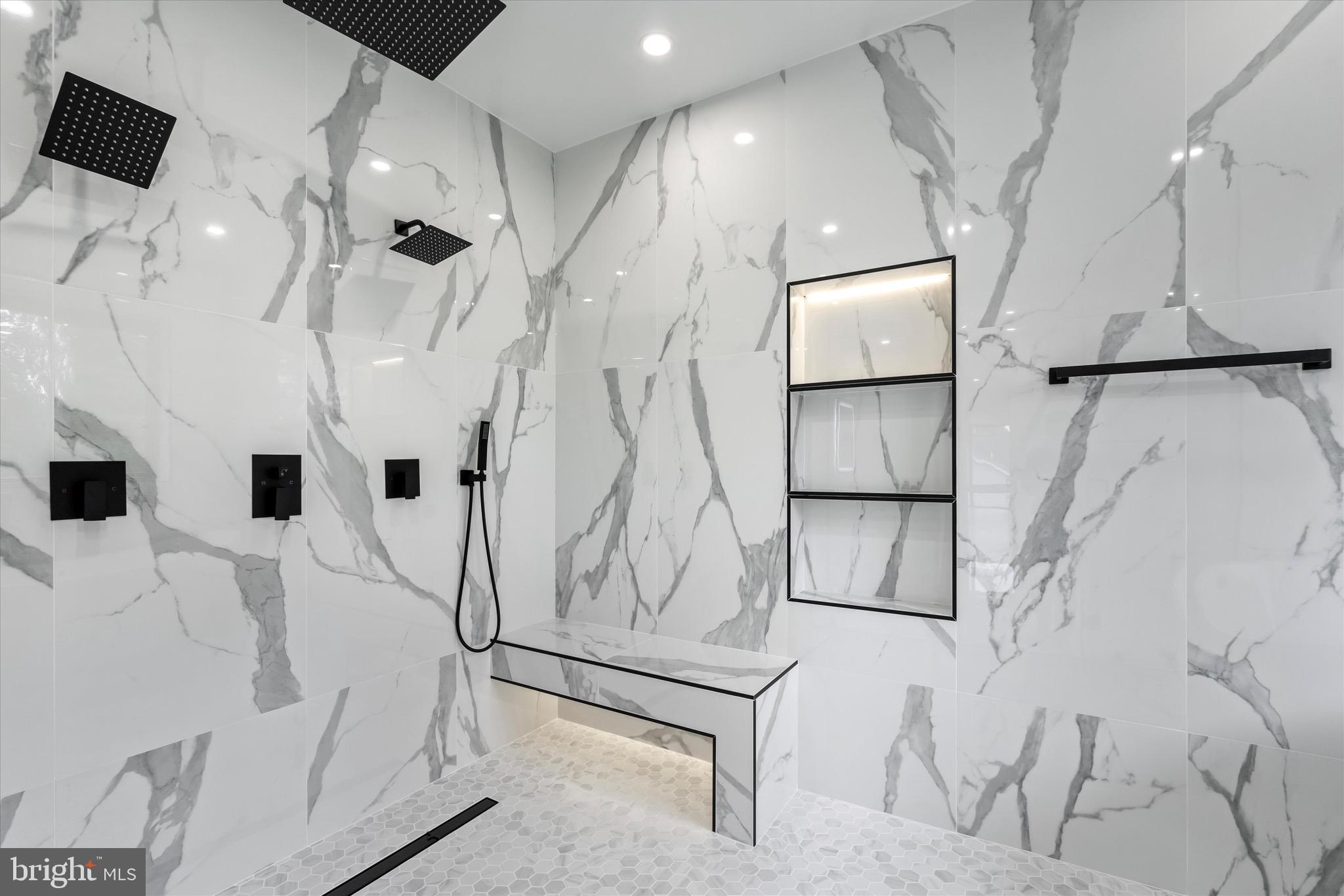 ELCINO MANOR - Residential