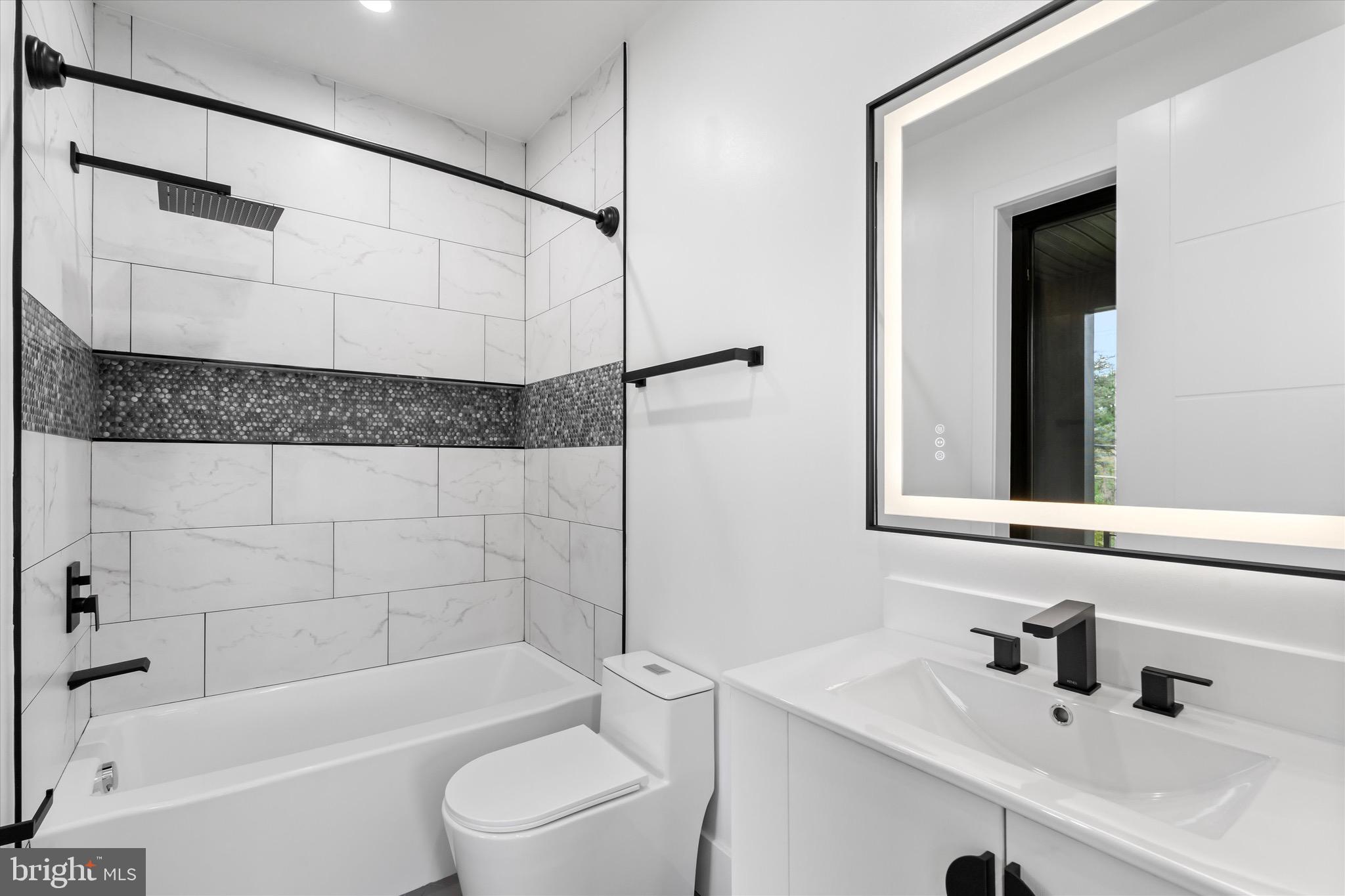 ELCINO MANOR - Residential