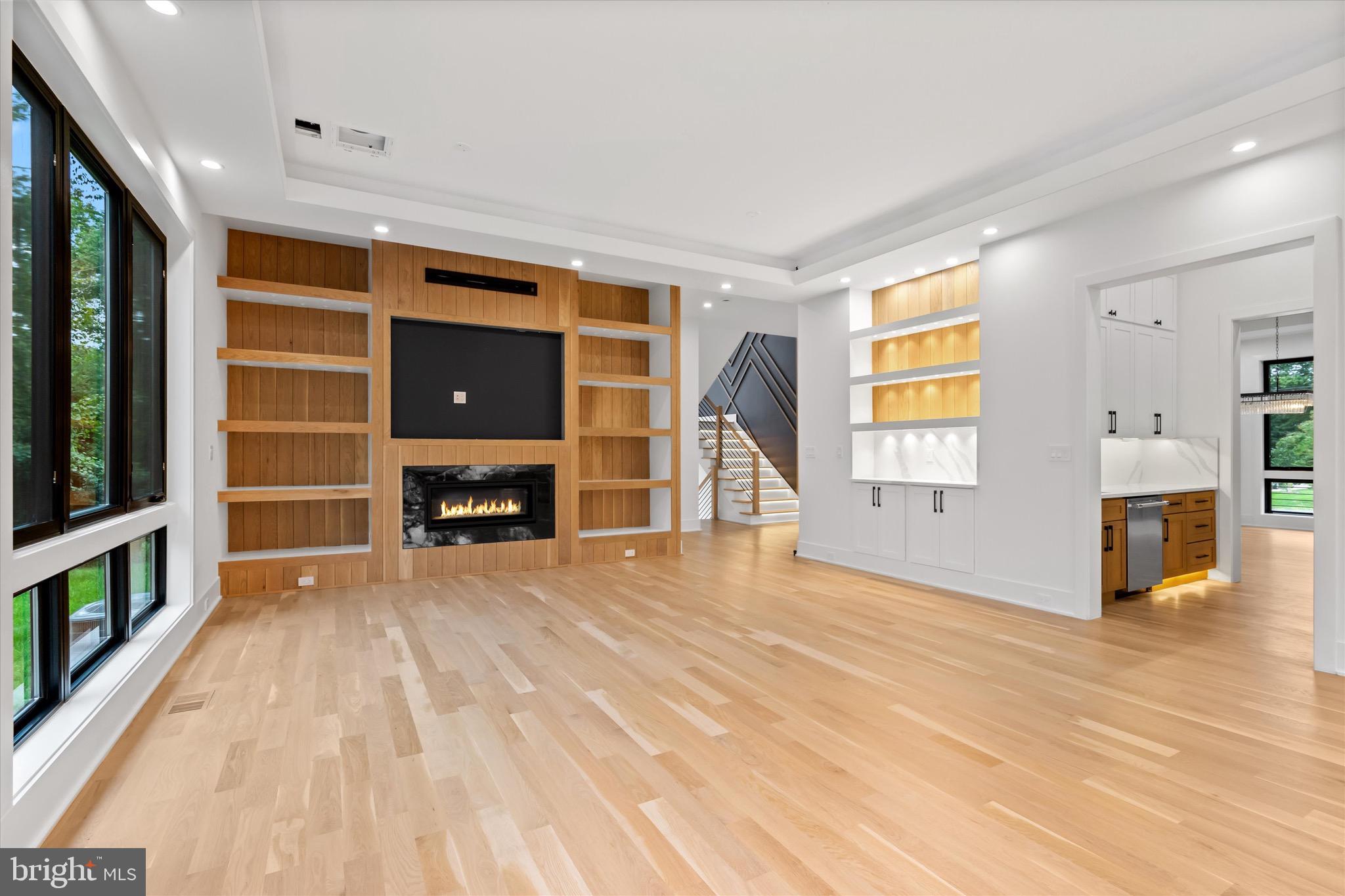 ELCINO MANOR - Residential