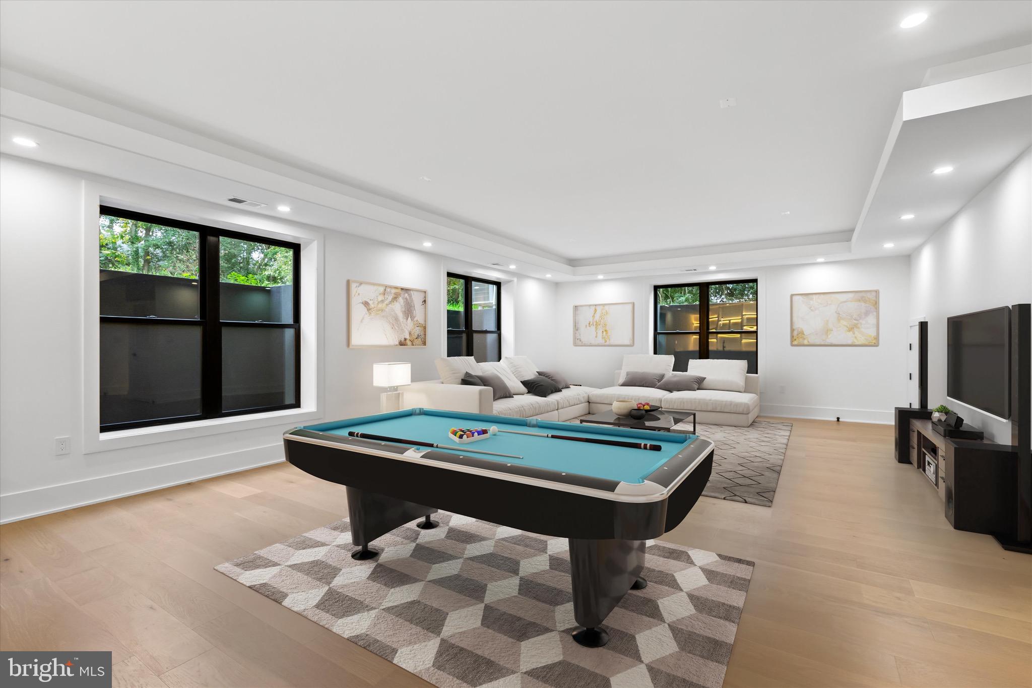 ELCINO MANOR - Residential