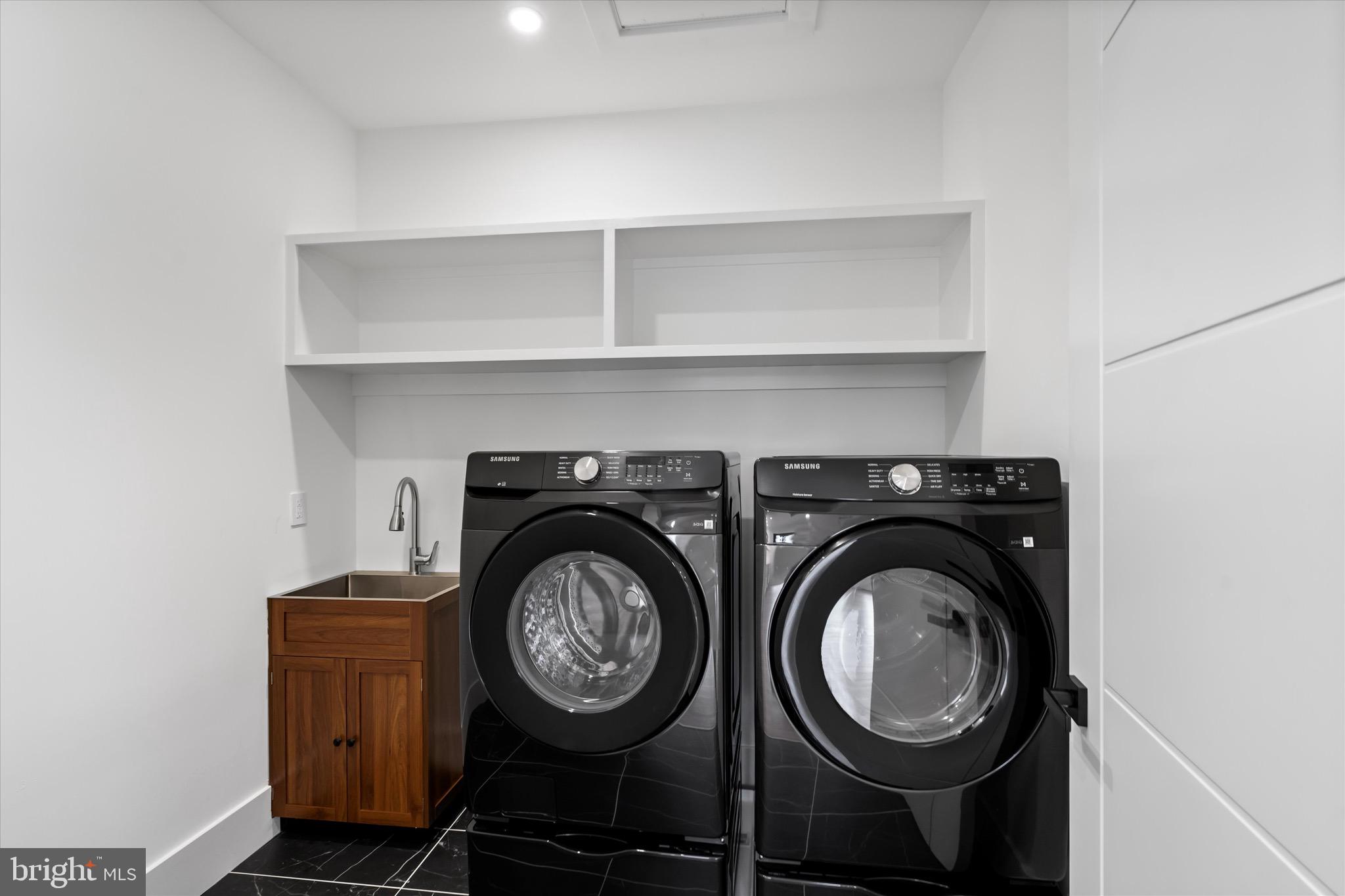 ELCINO MANOR - Residential