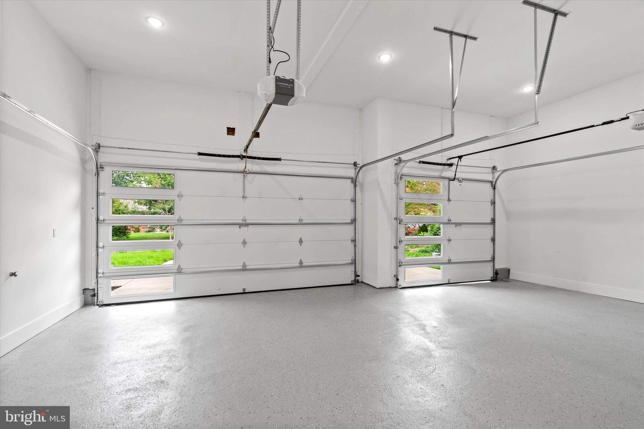 ELCINO MANOR - Residential