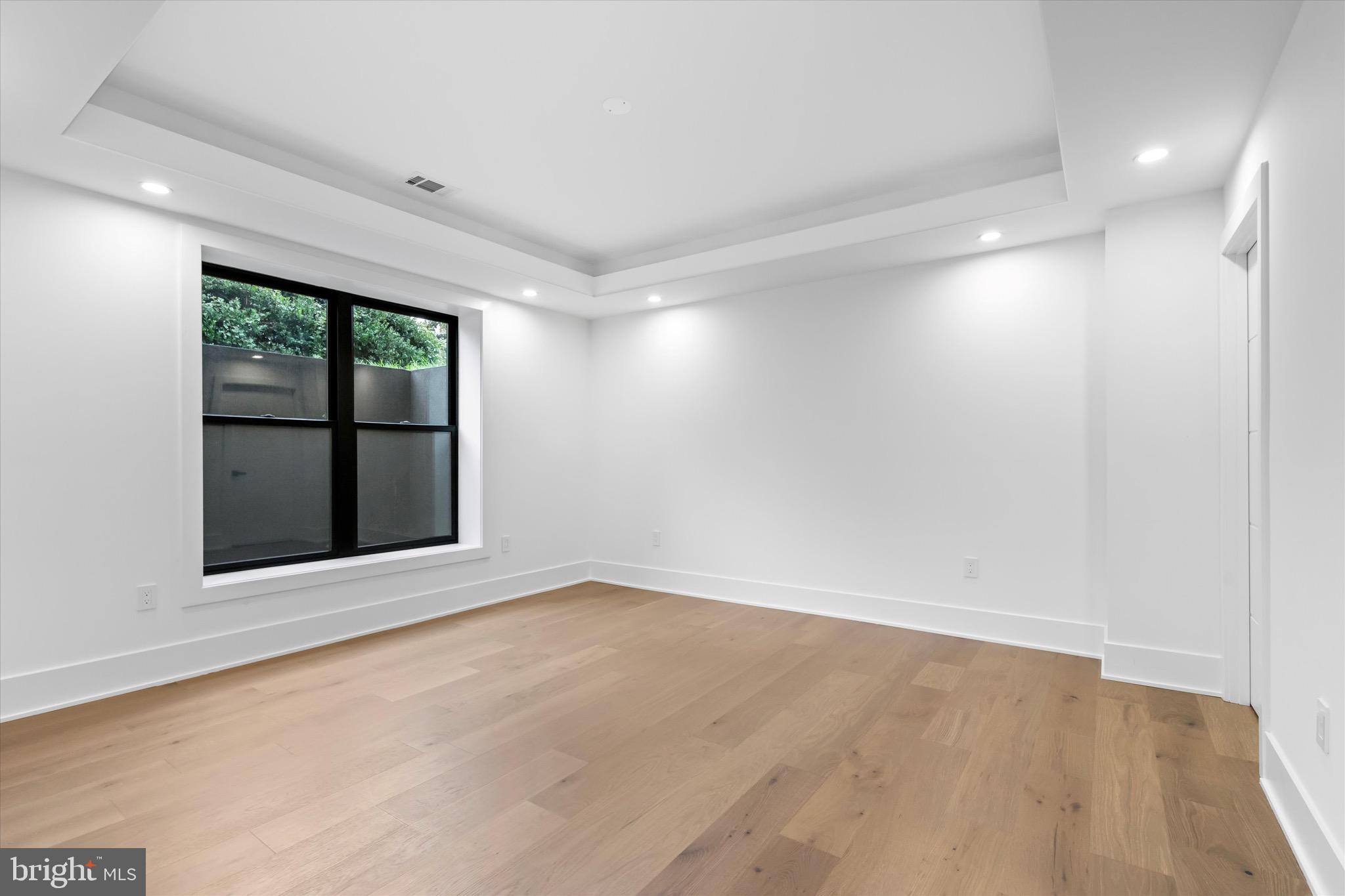 ELCINO MANOR - Residential