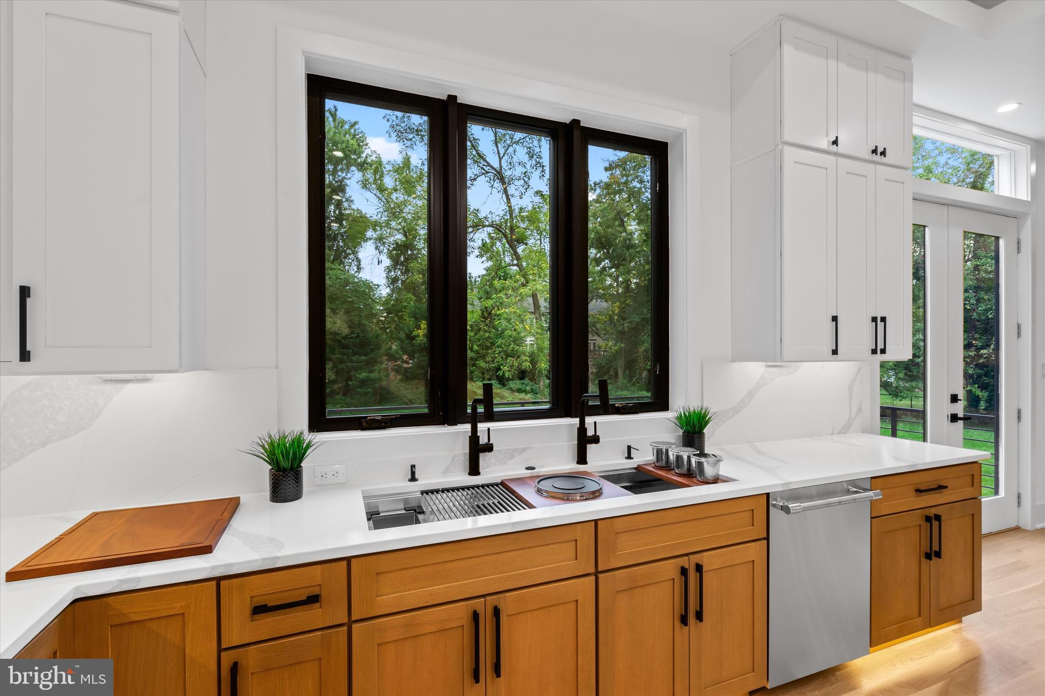 ELCINO MANOR - Residential