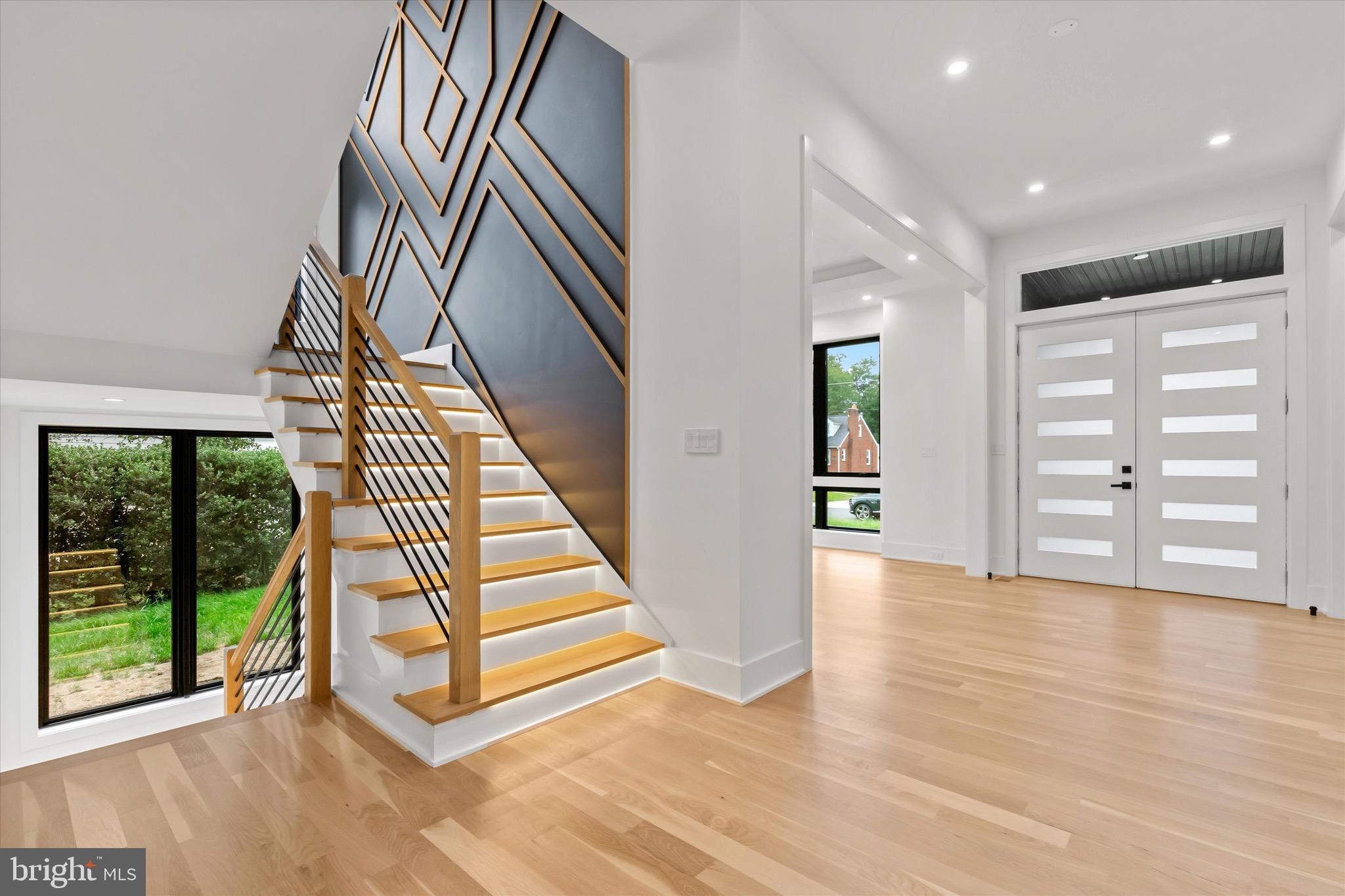 ELCINO MANOR - Residential