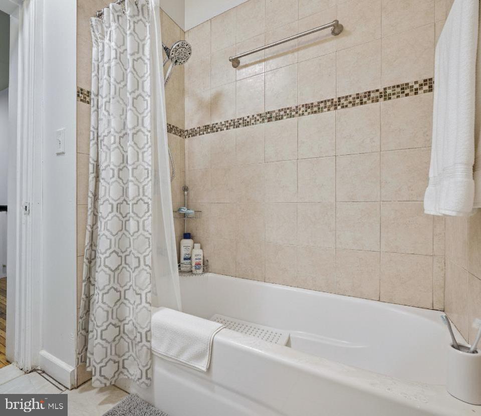 WEST OAK LANE - Residential