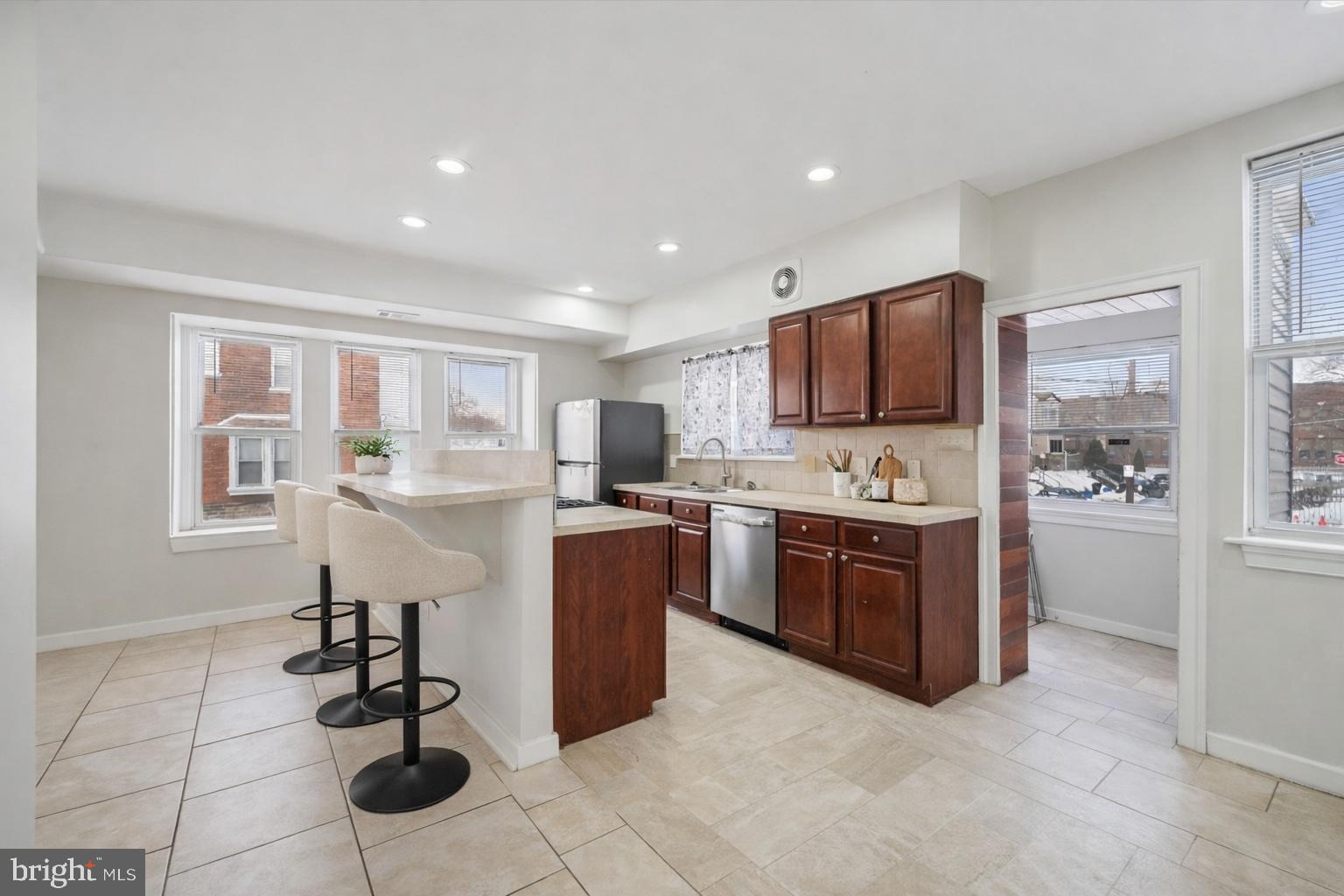 WEST OAK LANE - Residential