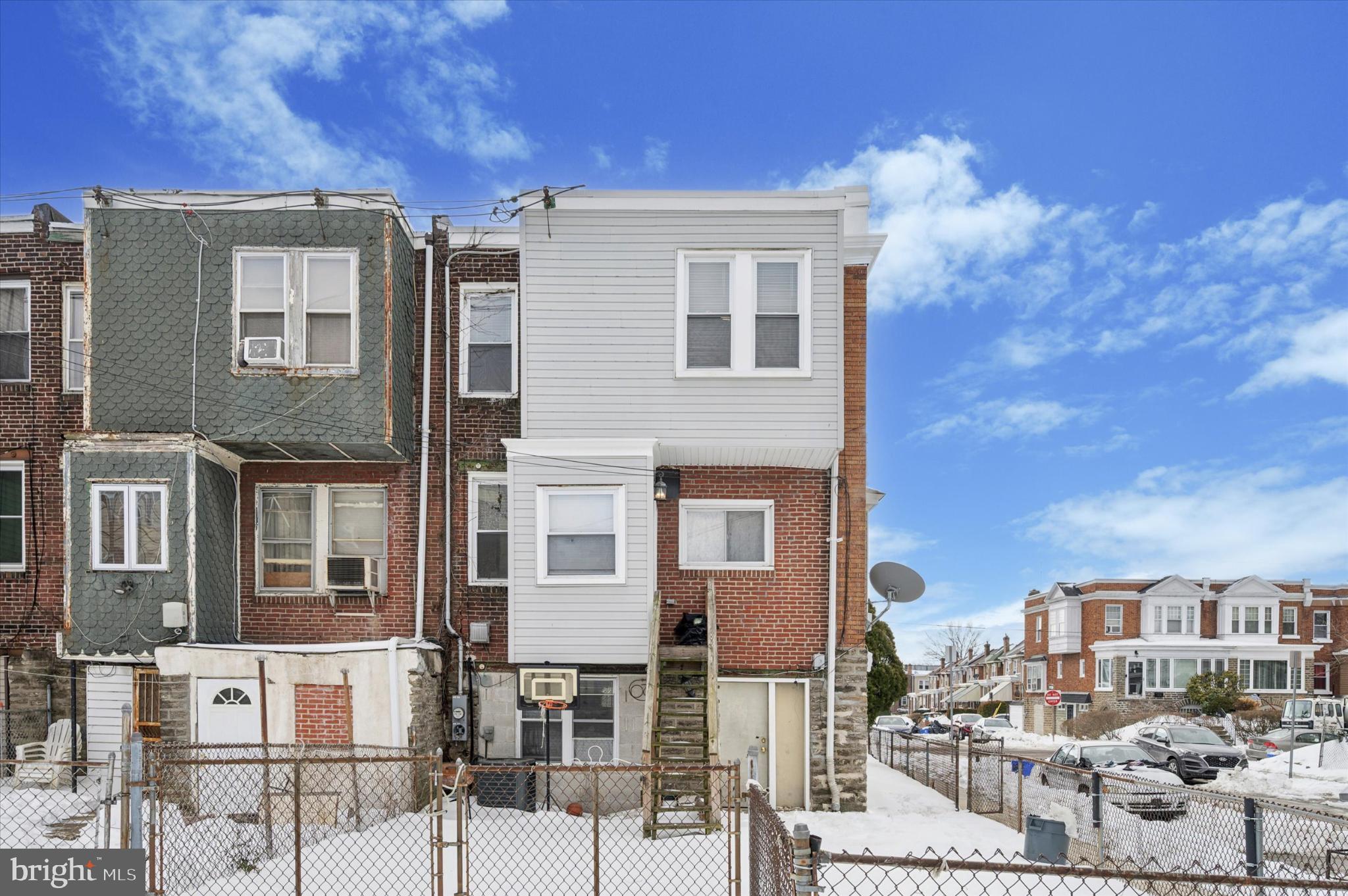 WEST OAK LANE - Residential