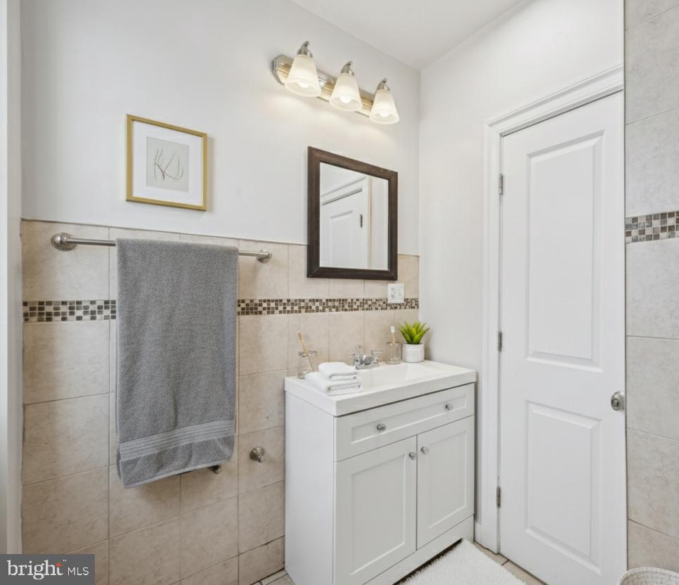 WEST OAK LANE - Residential