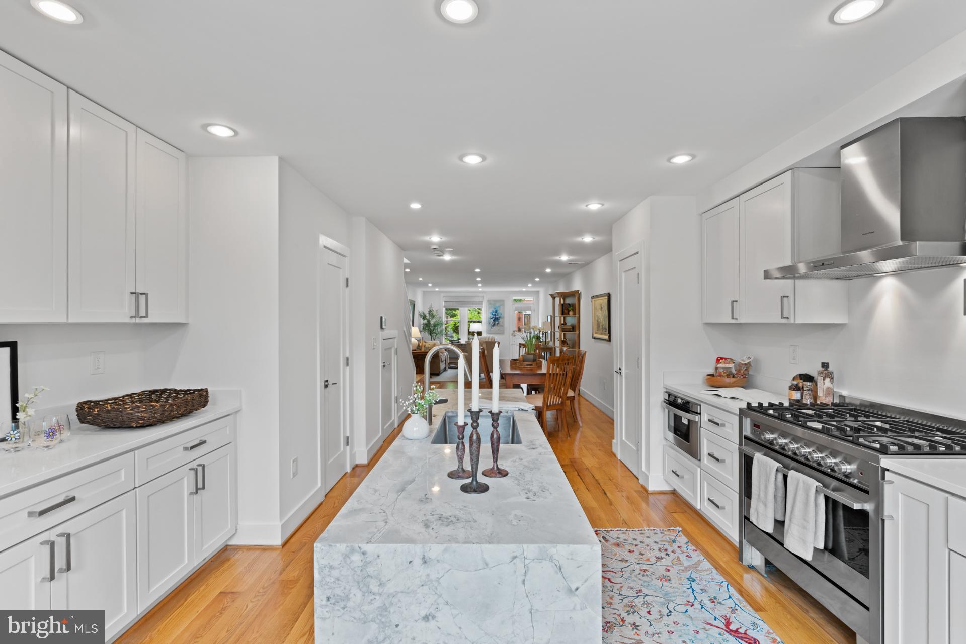 320 A STREET NE