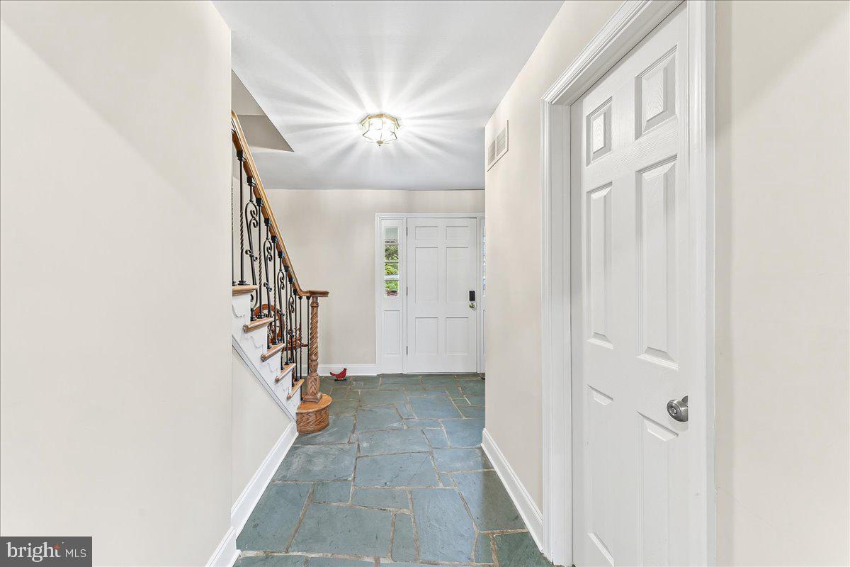 5449 CRESTLINE ROAD