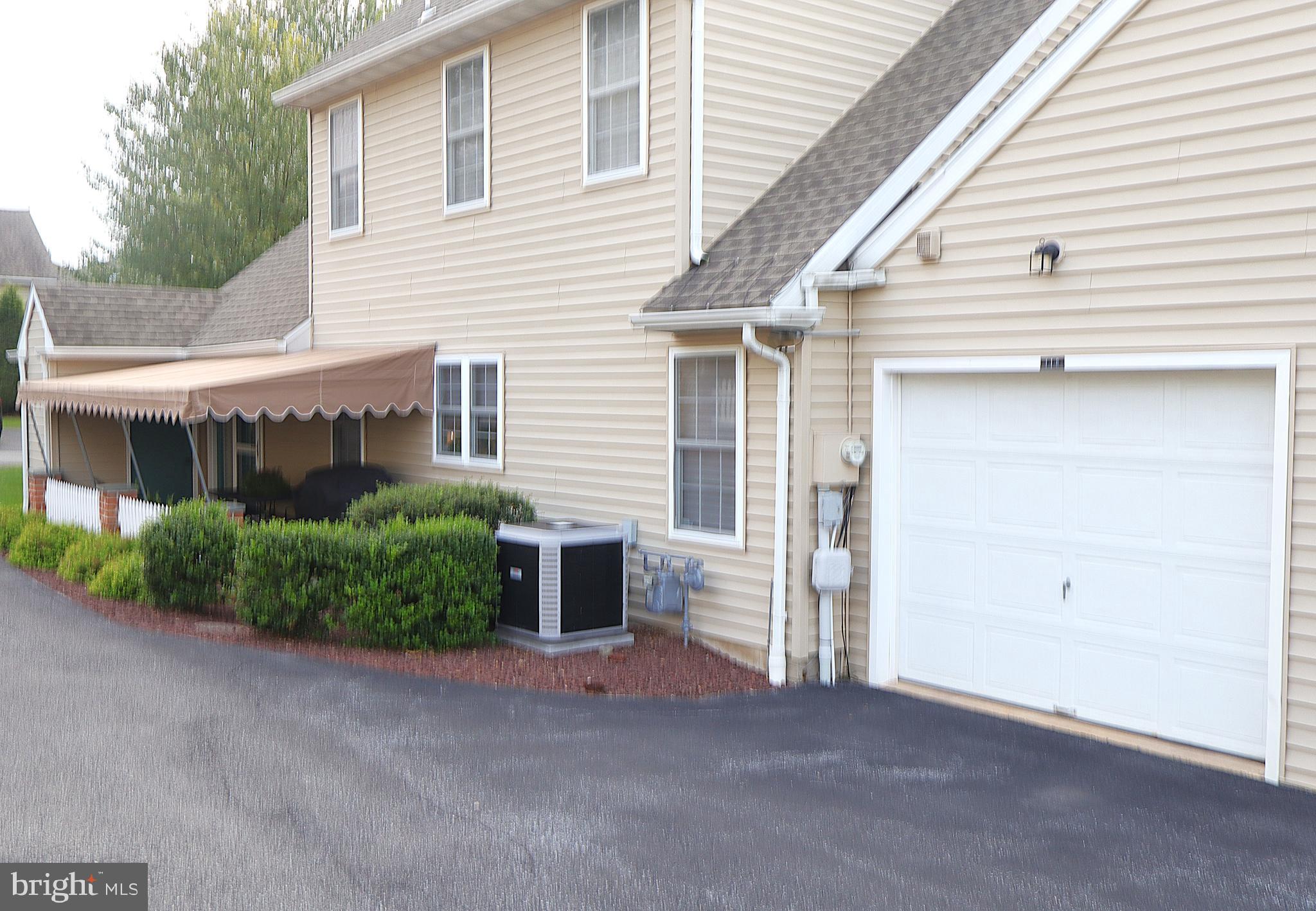 STONE HILL FARMS - Residential