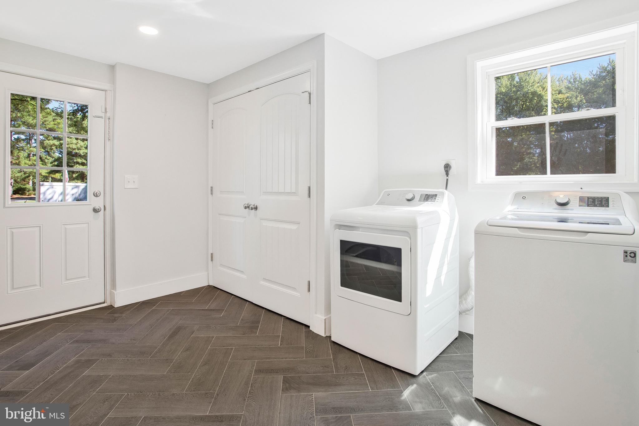 BENTONS PLEASURE - Residential