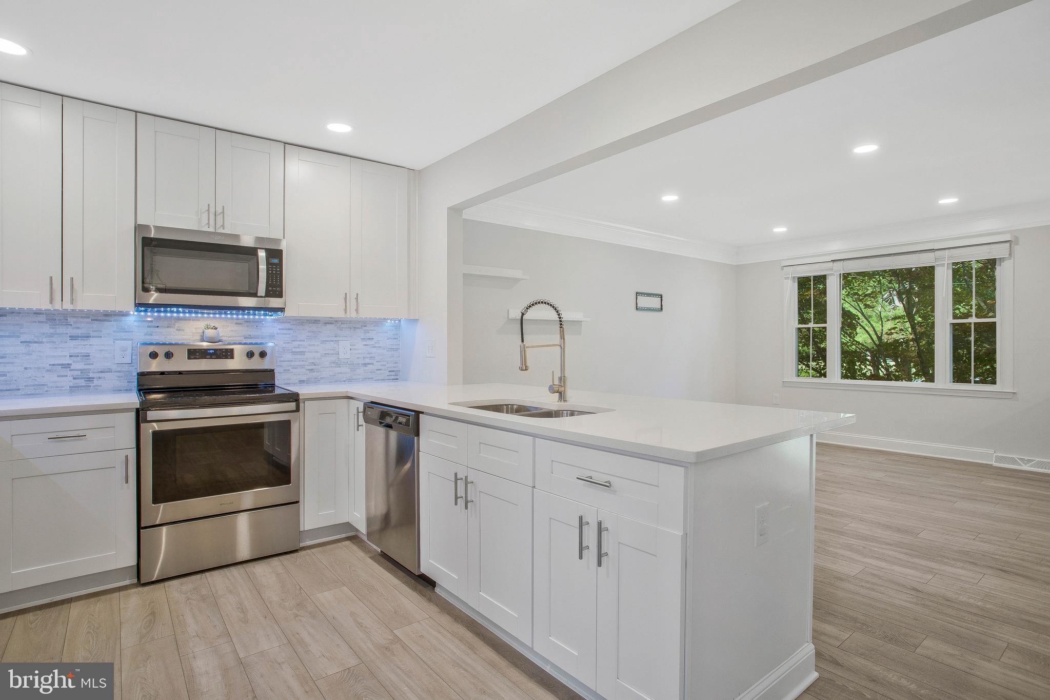 BENTONS PLEASURE - Residential