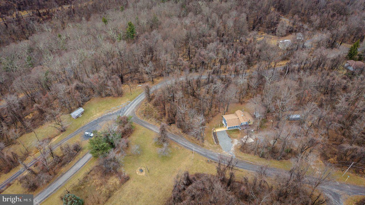 SKYLINE LAKES - Land