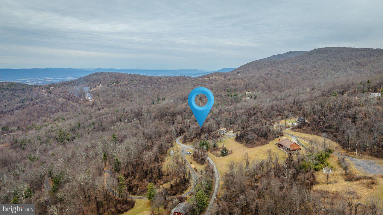 SKYLINE LAKES - Land