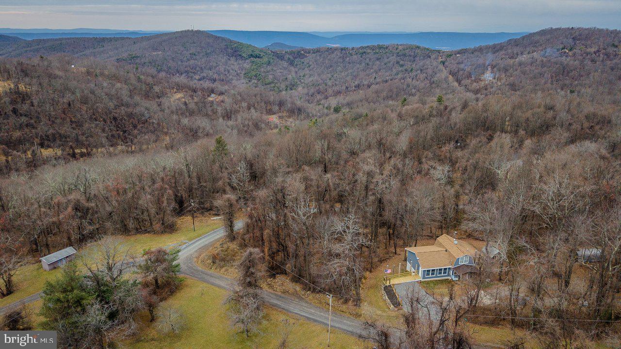 SKYLINE LAKES - Land