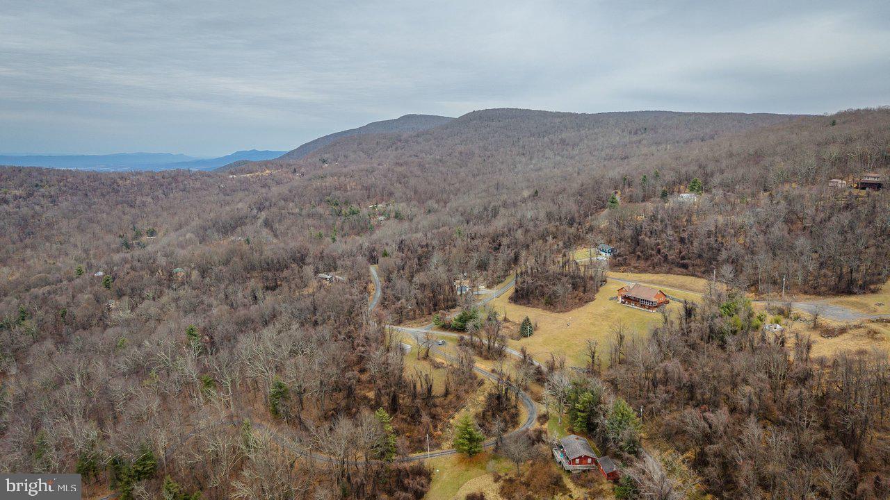 SKYLINE LAKES - Land