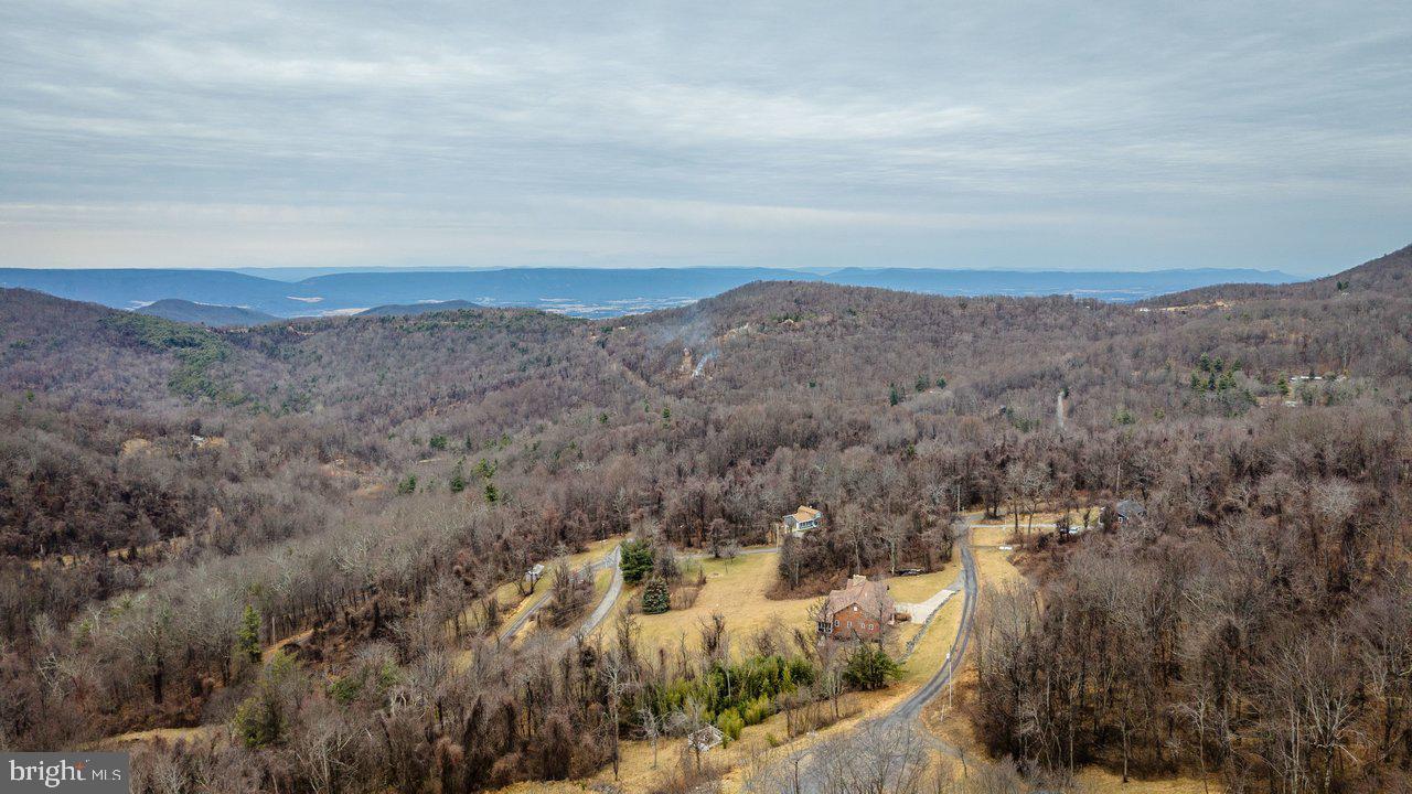 SKYLINE LAKES - Land