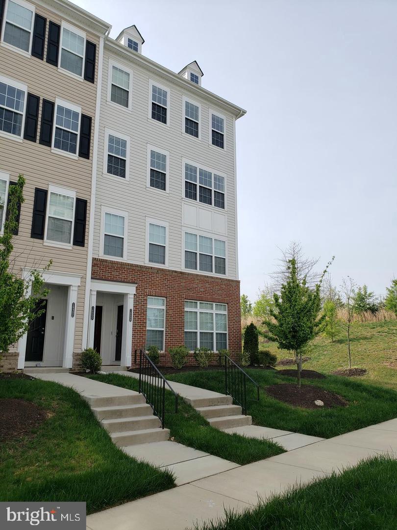 RESIDENCES AT CHERRY HILL - Residential Lease