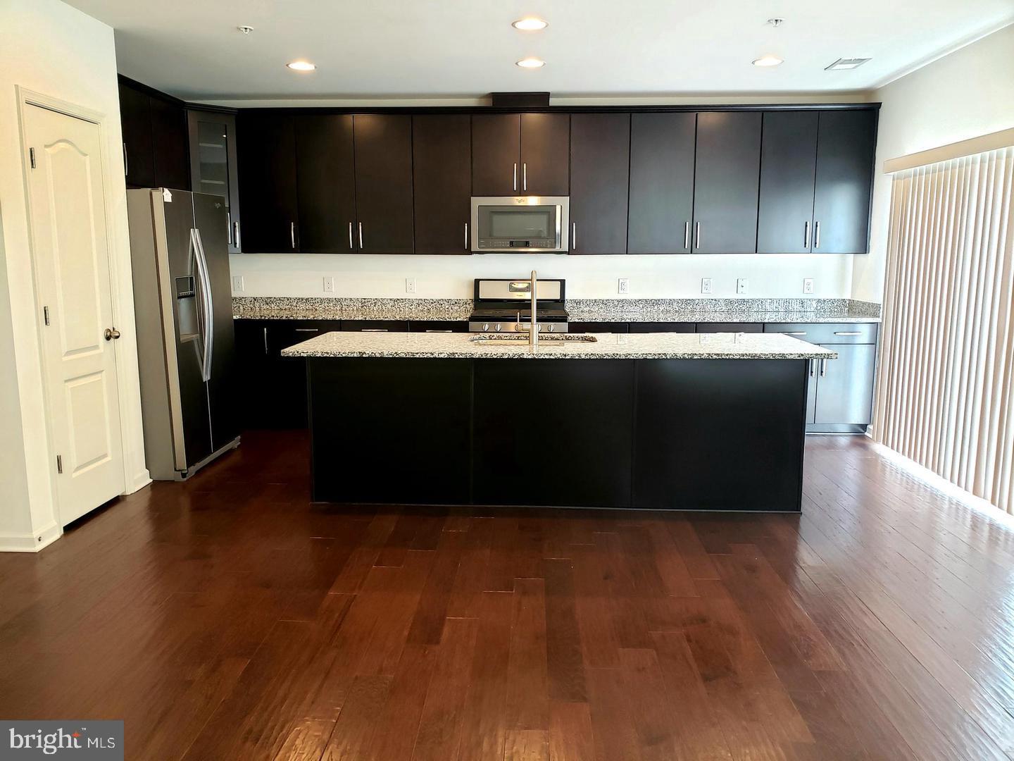 RESIDENCES AT CHERRY HILL - Residential Lease