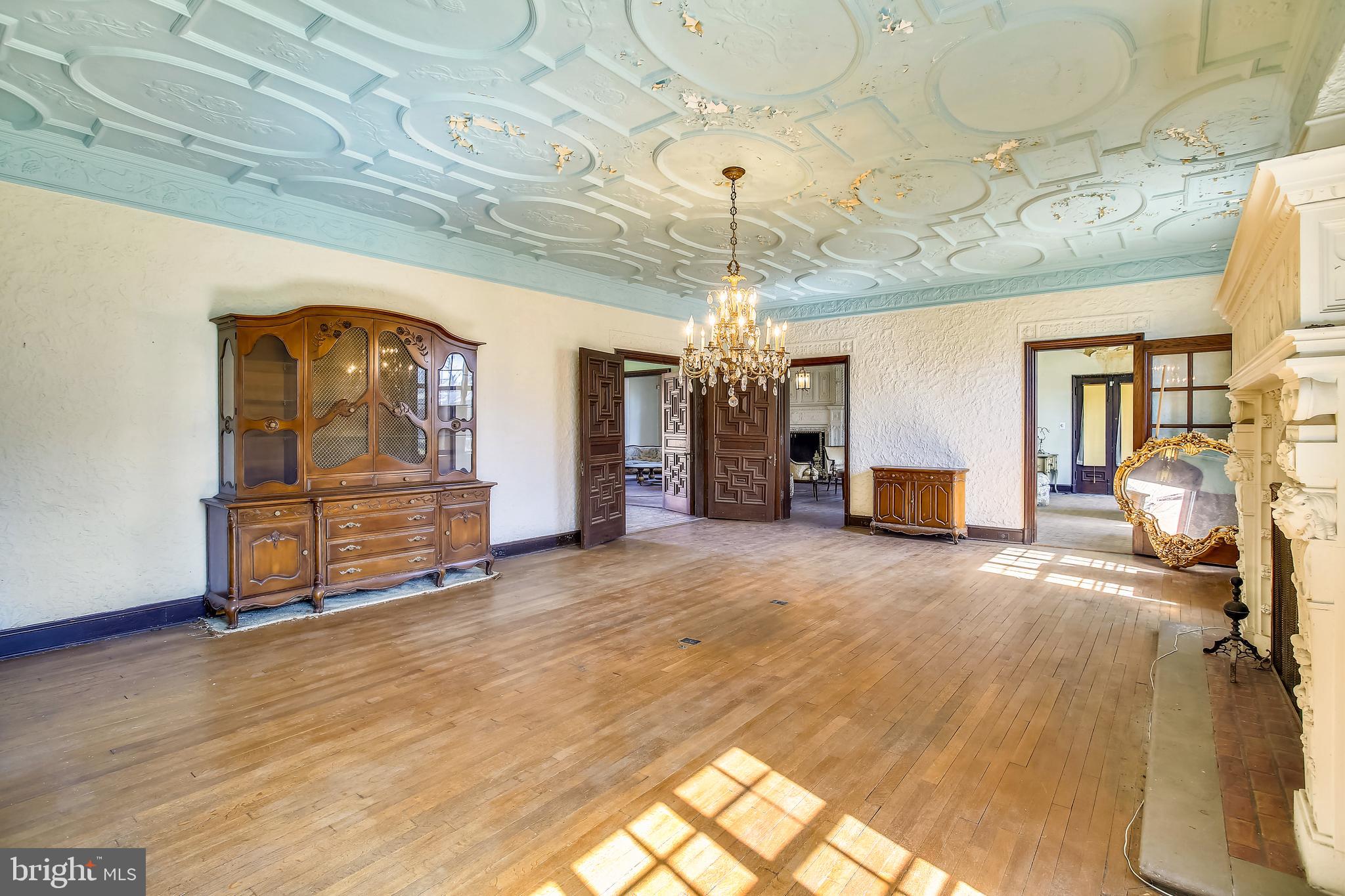 CRESTWOOD - Residential