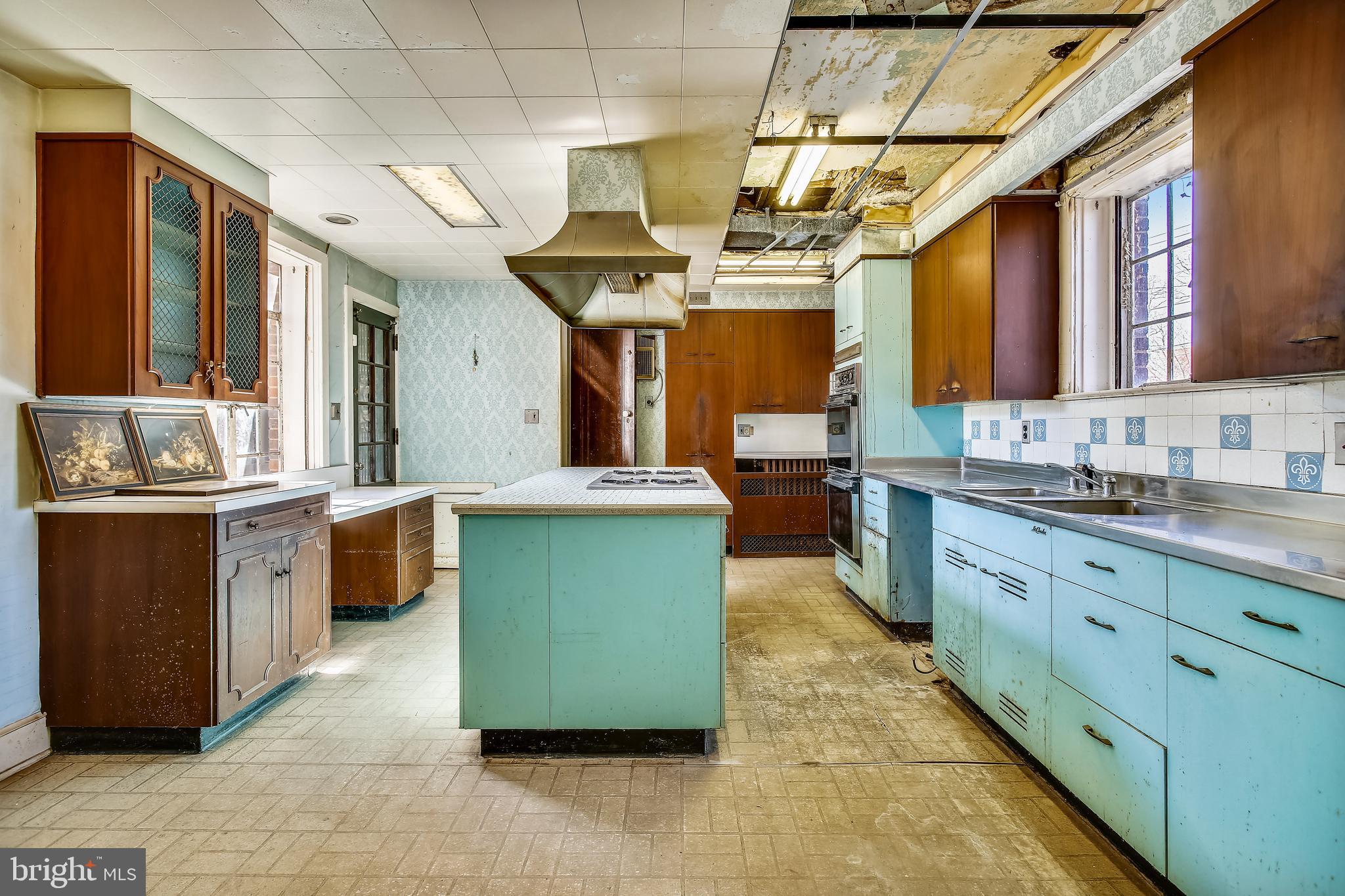 CRESTWOOD - Residential