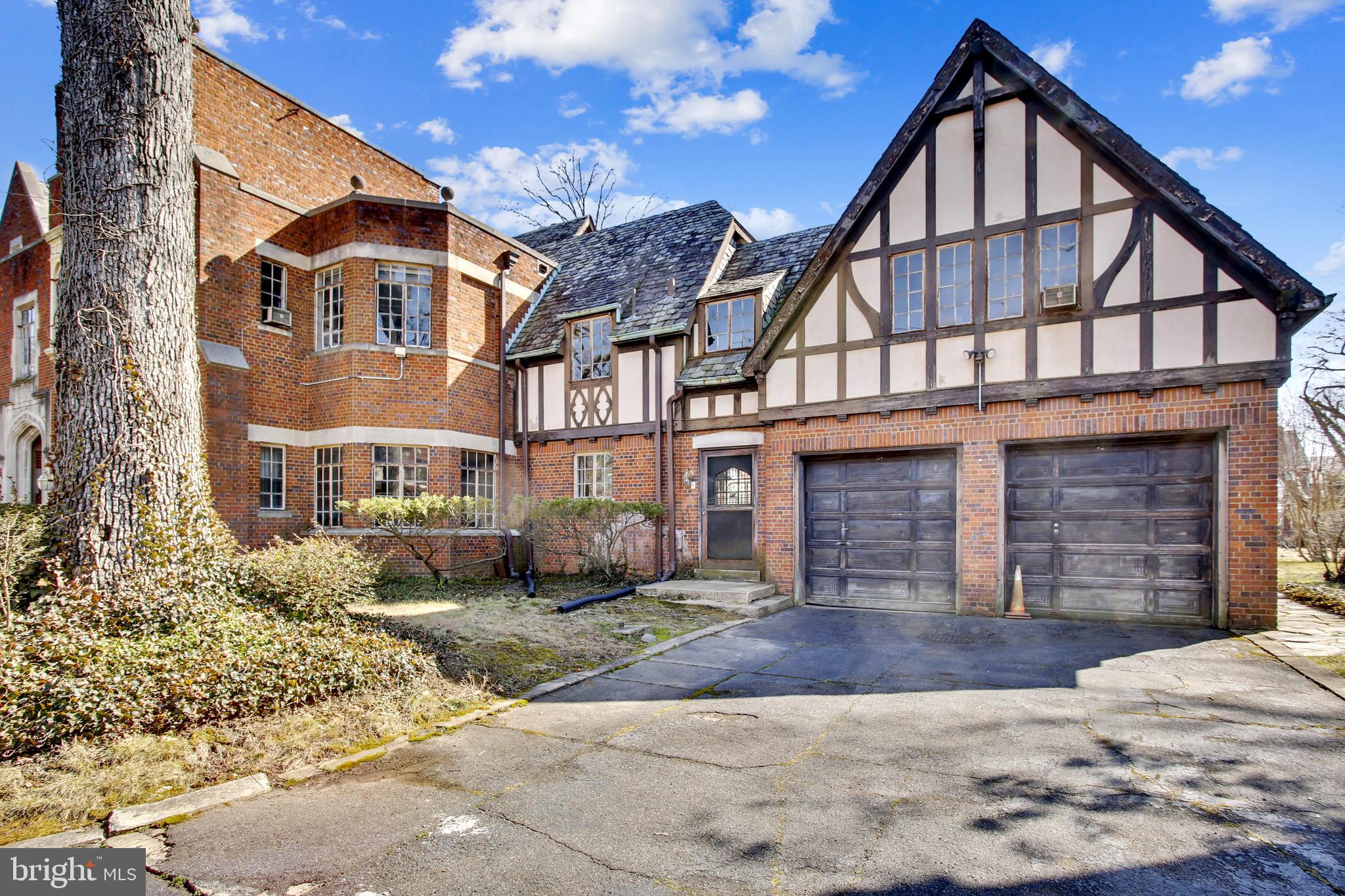 CRESTWOOD - Residential