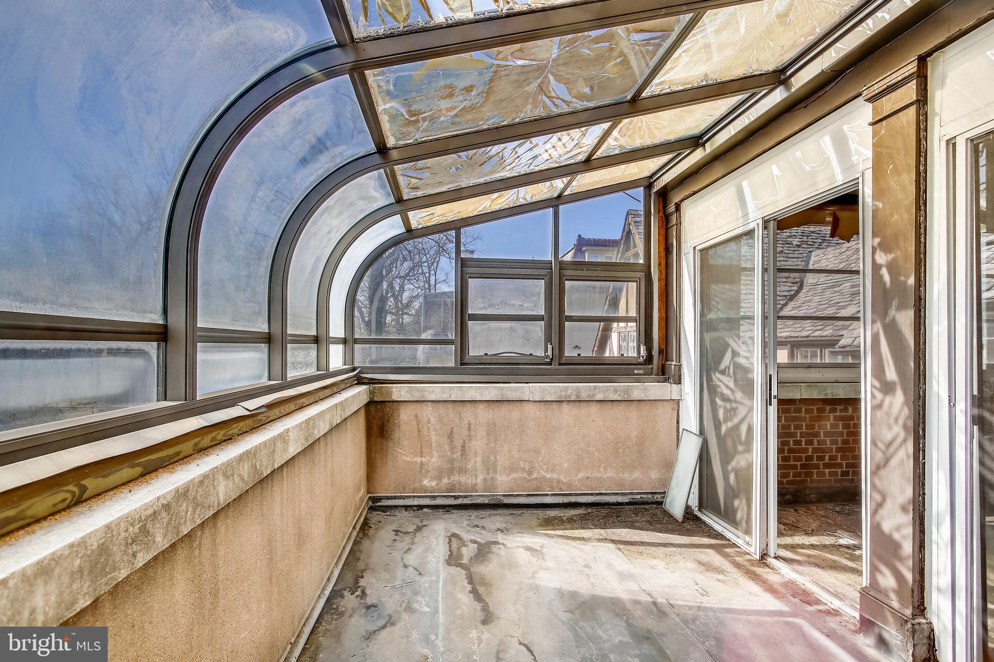 CRESTWOOD - Residential