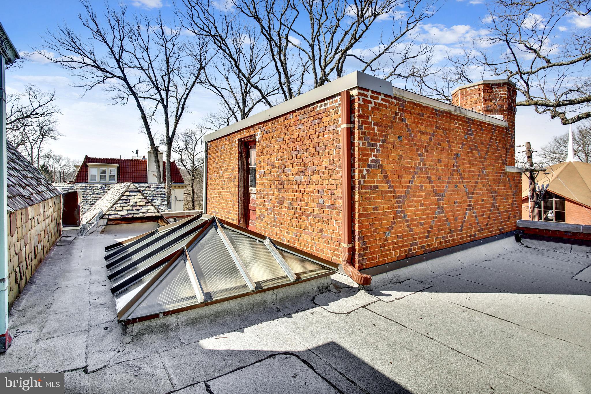 CRESTWOOD - Residential
