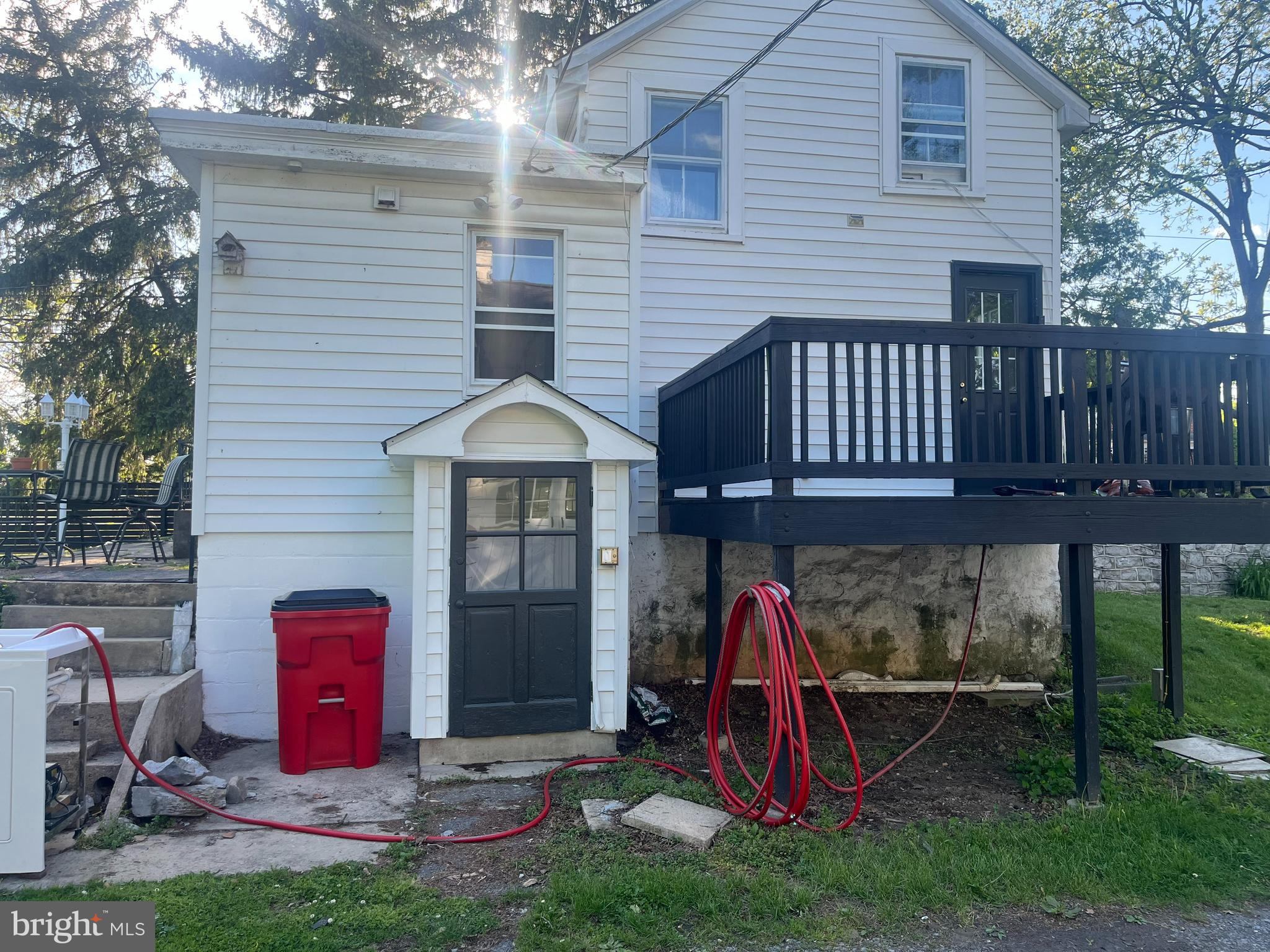 MAUGANSVILLE - Residential