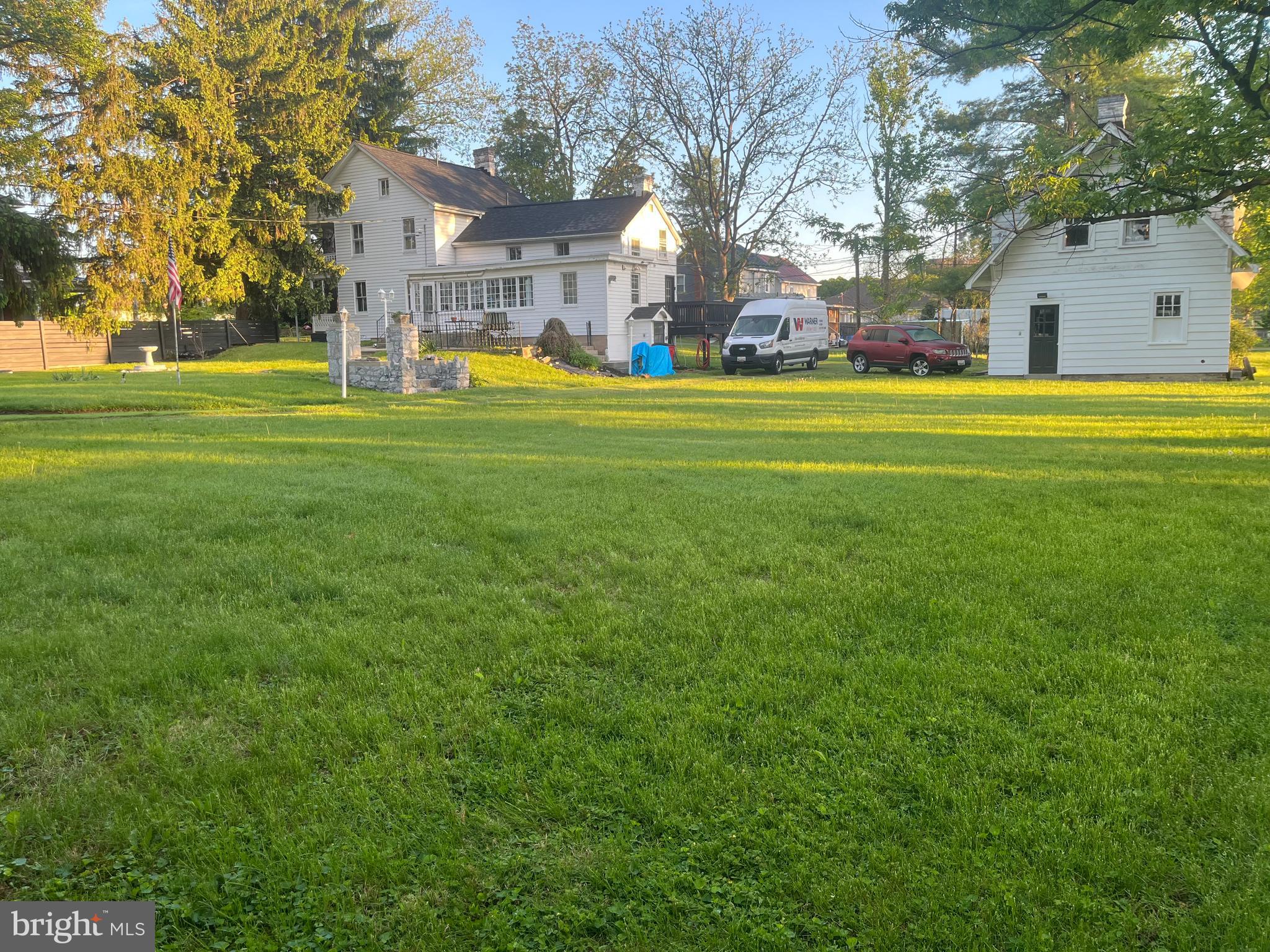 MAUGANSVILLE - Residential