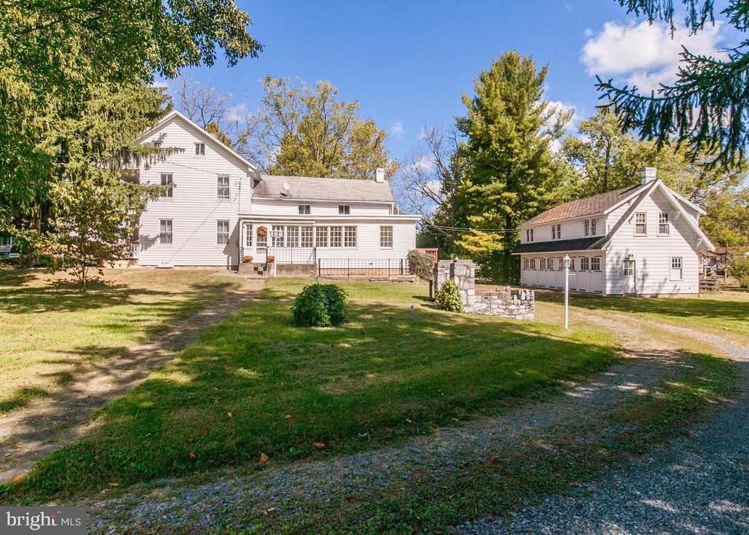 MAUGANSVILLE - Residential