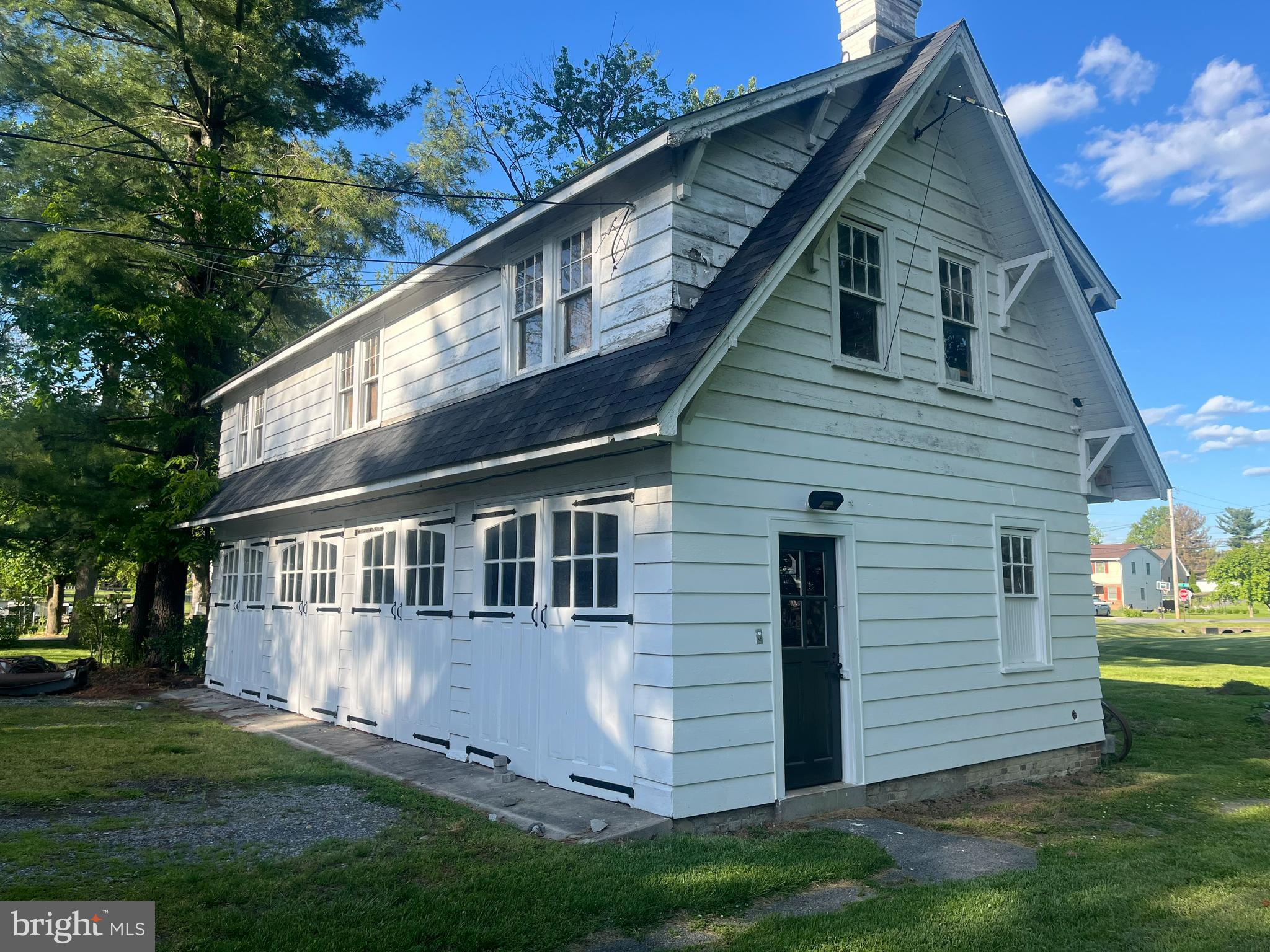 MAUGANSVILLE - Residential
