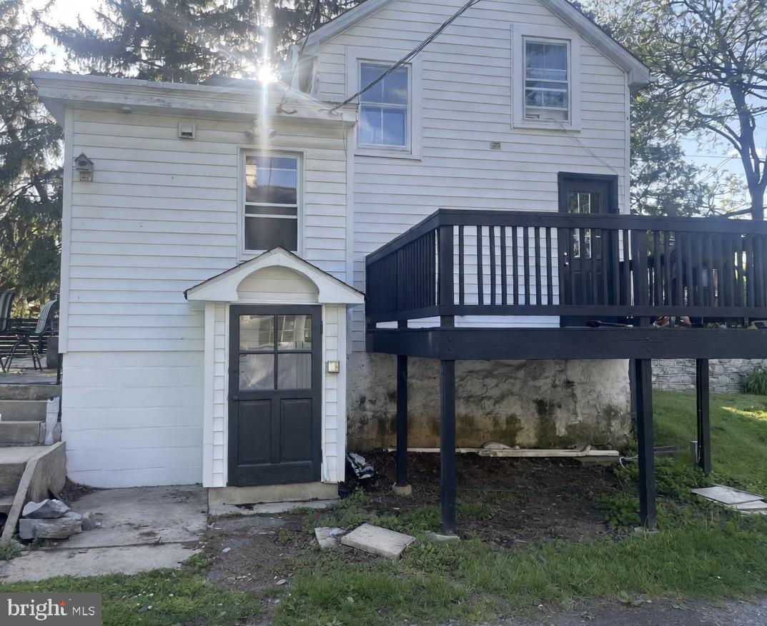 MAUGANSVILLE - Residential