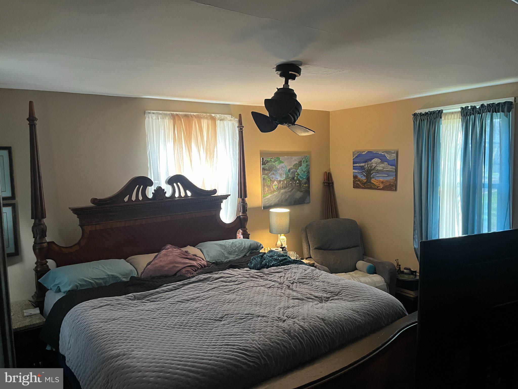 MAUGANSVILLE - Residential