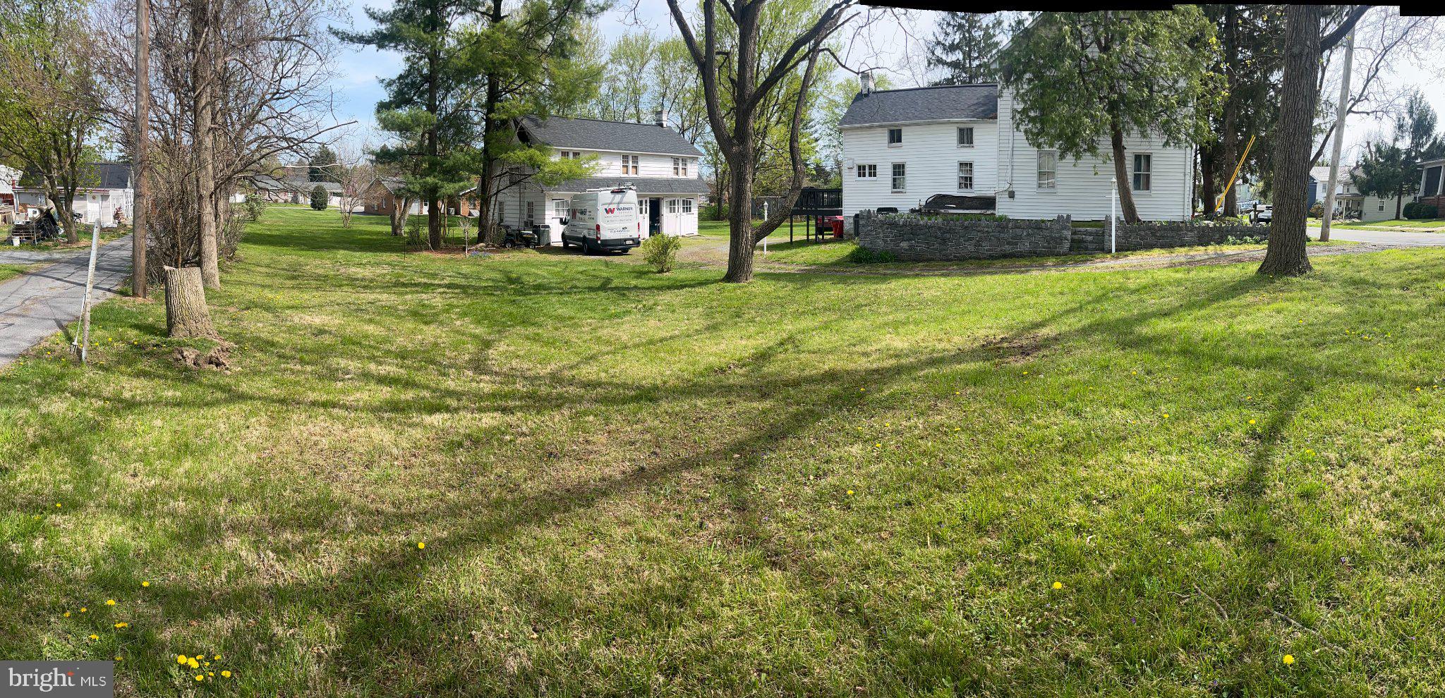 MAUGANSVILLE - Residential