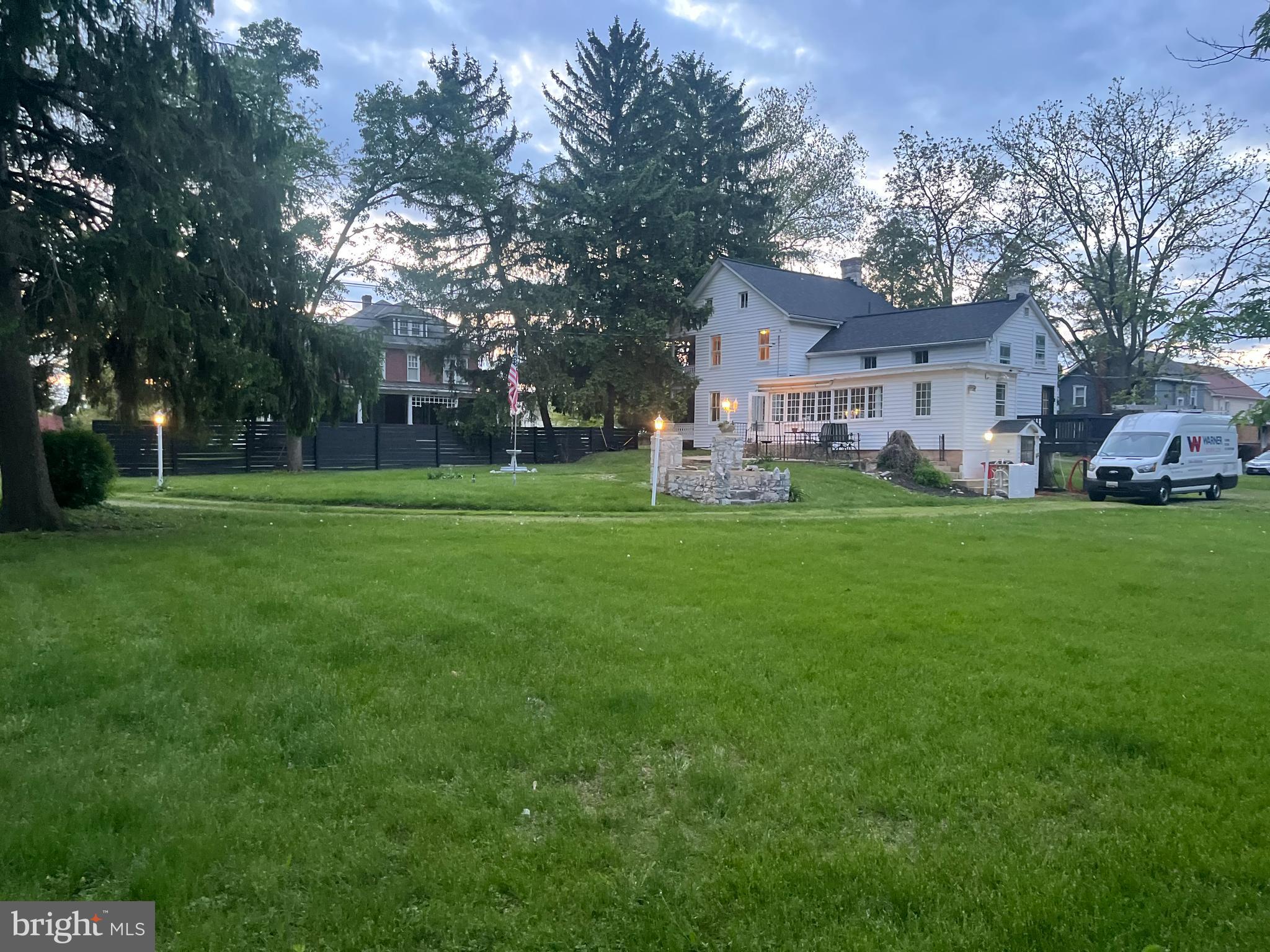 MAUGANSVILLE - Residential