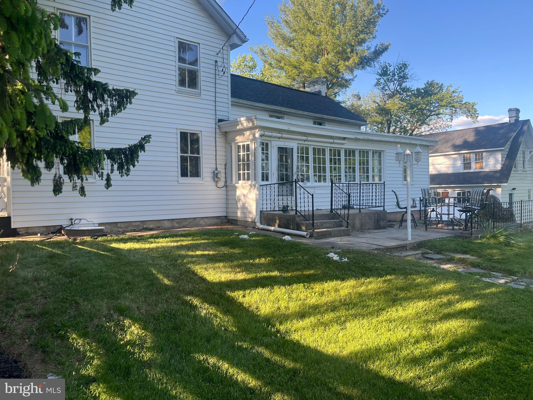 MAUGANSVILLE - Residential