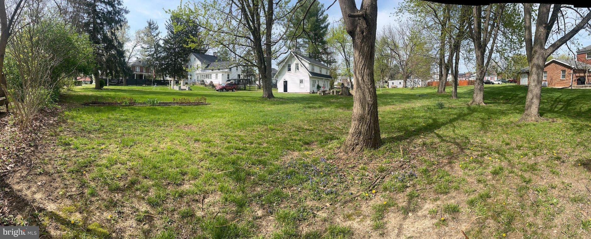 MAUGANSVILLE - Residential