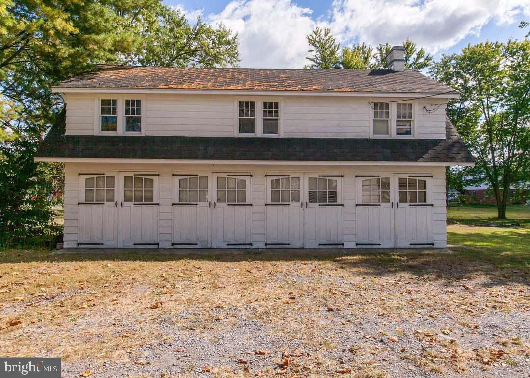 MAUGANSVILLE - Residential