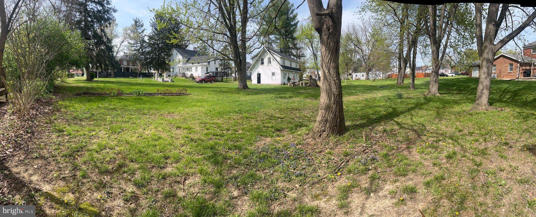 MAUGANSVILLE - Residential